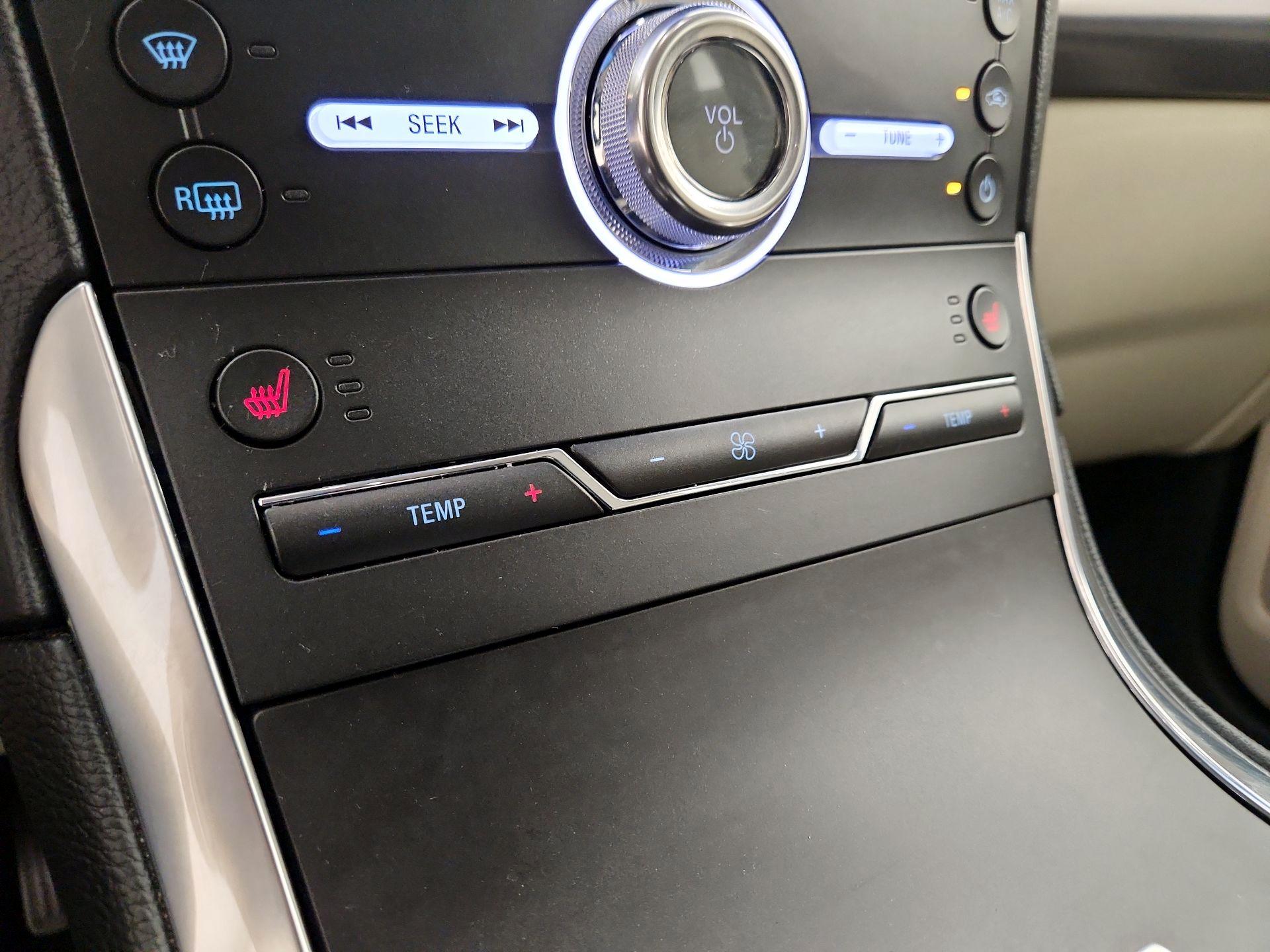Thumbnail: 2019 Ford Edge - 17