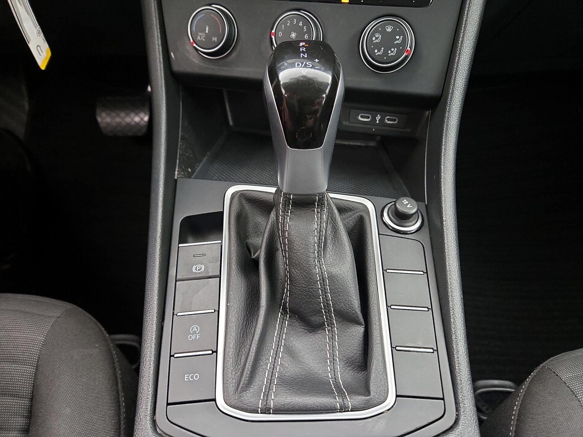 Thumbnail: 2024 Volkswagen Jetta - 17