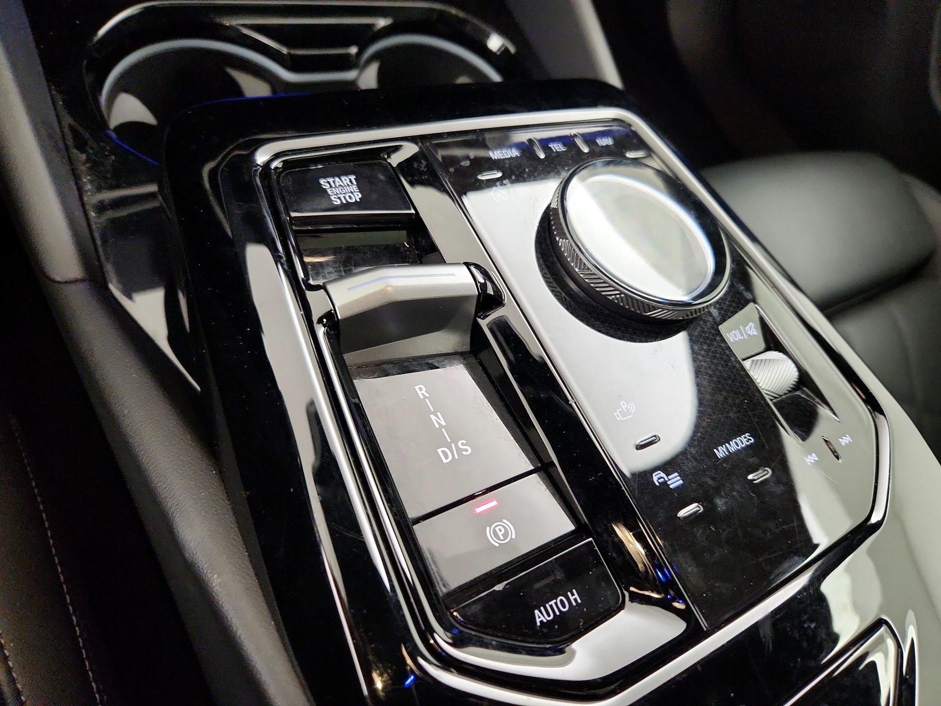 Thumbnail: 2025 BMW 5 Series - 18