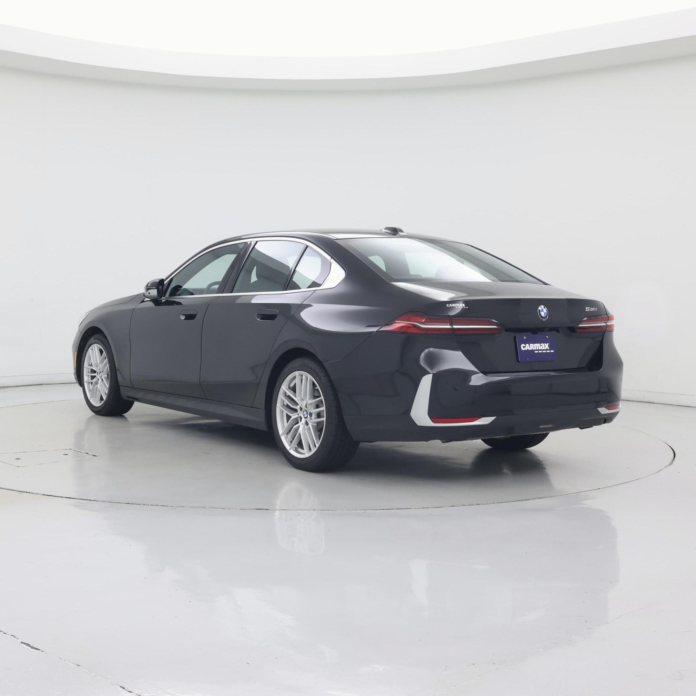 Thumbnail: 2025 BMW 5 Series - 2