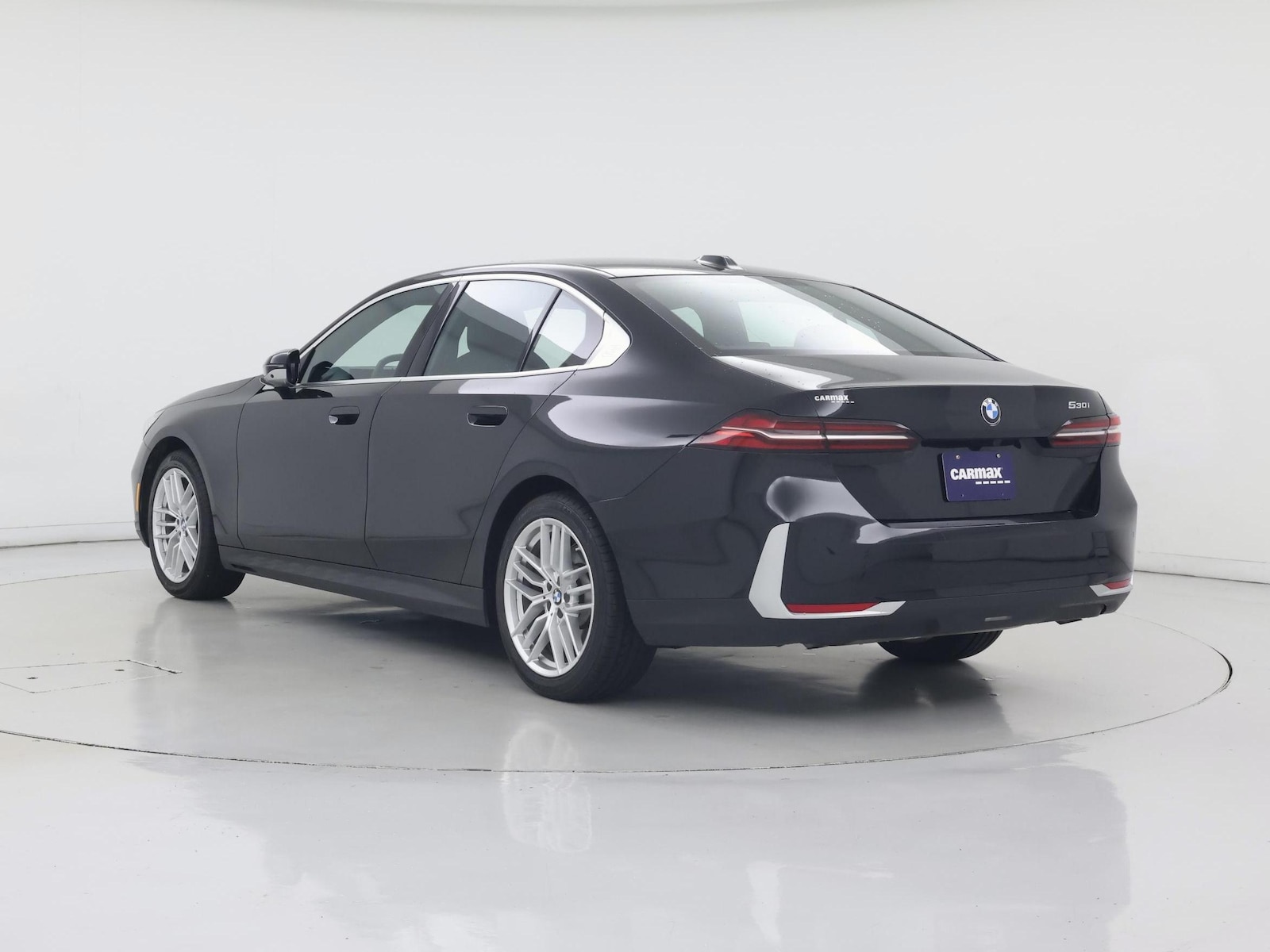 2025 BMW 5 Series 530i - Photo 3