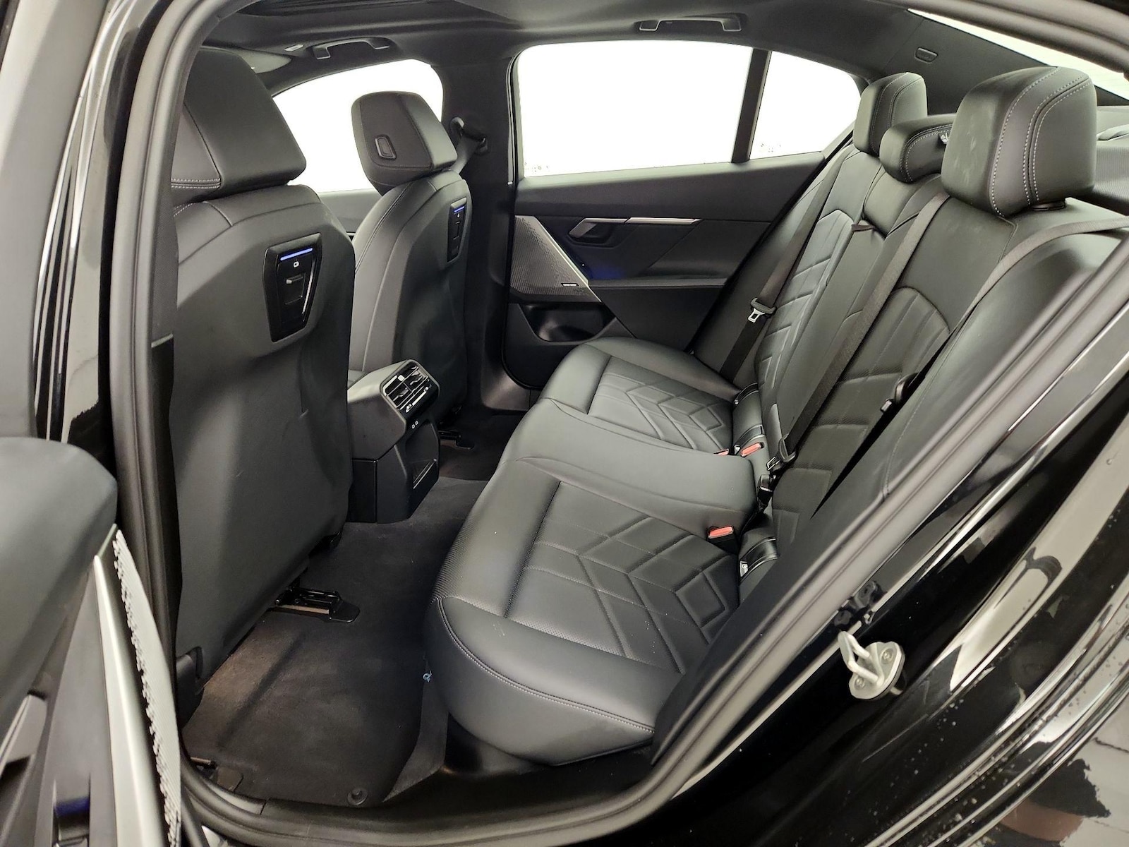 2025 BMW 5 Series 530i - Photo 22