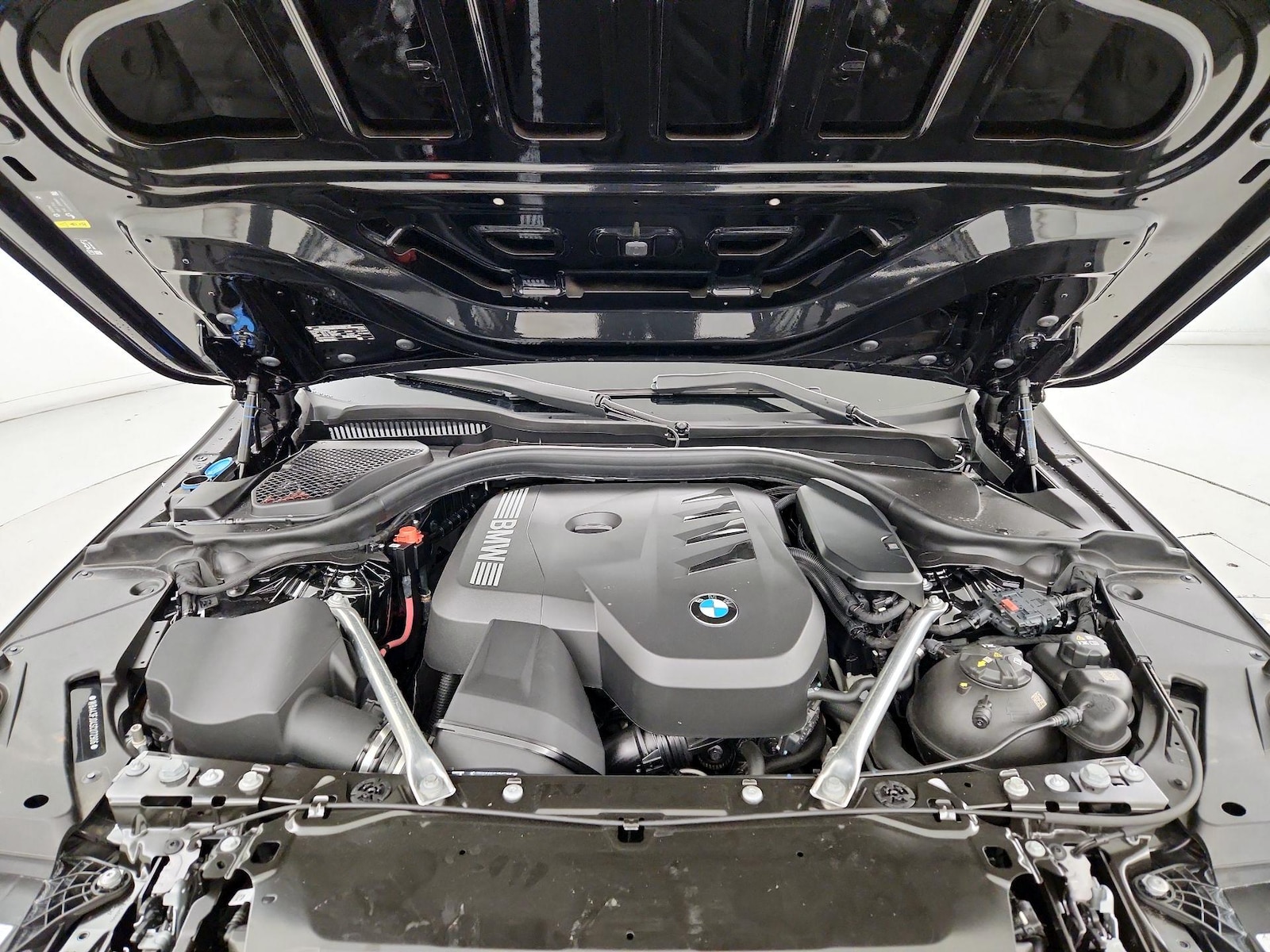 2025 BMW 5 Series 530i - Photo 24