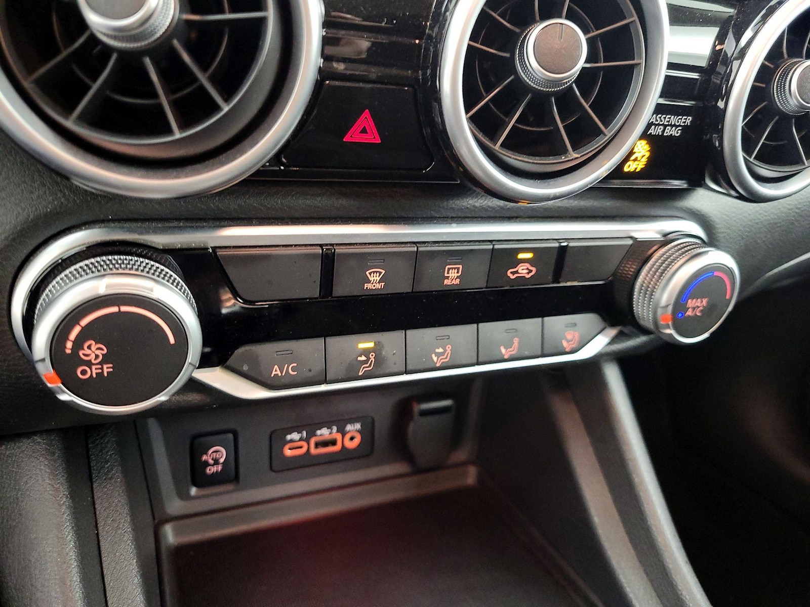 2025 Nissan Sentra SV - Photo 17