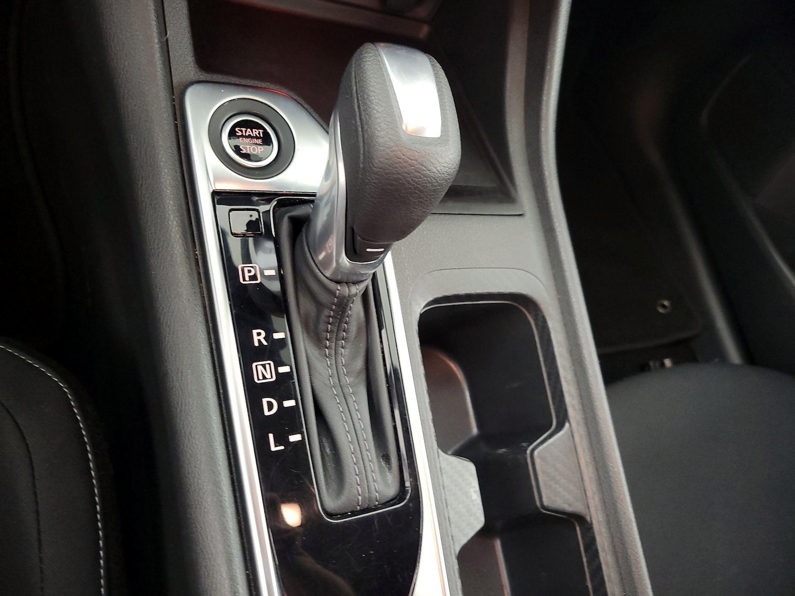 2025 Nissan Sentra SV - Photo 18