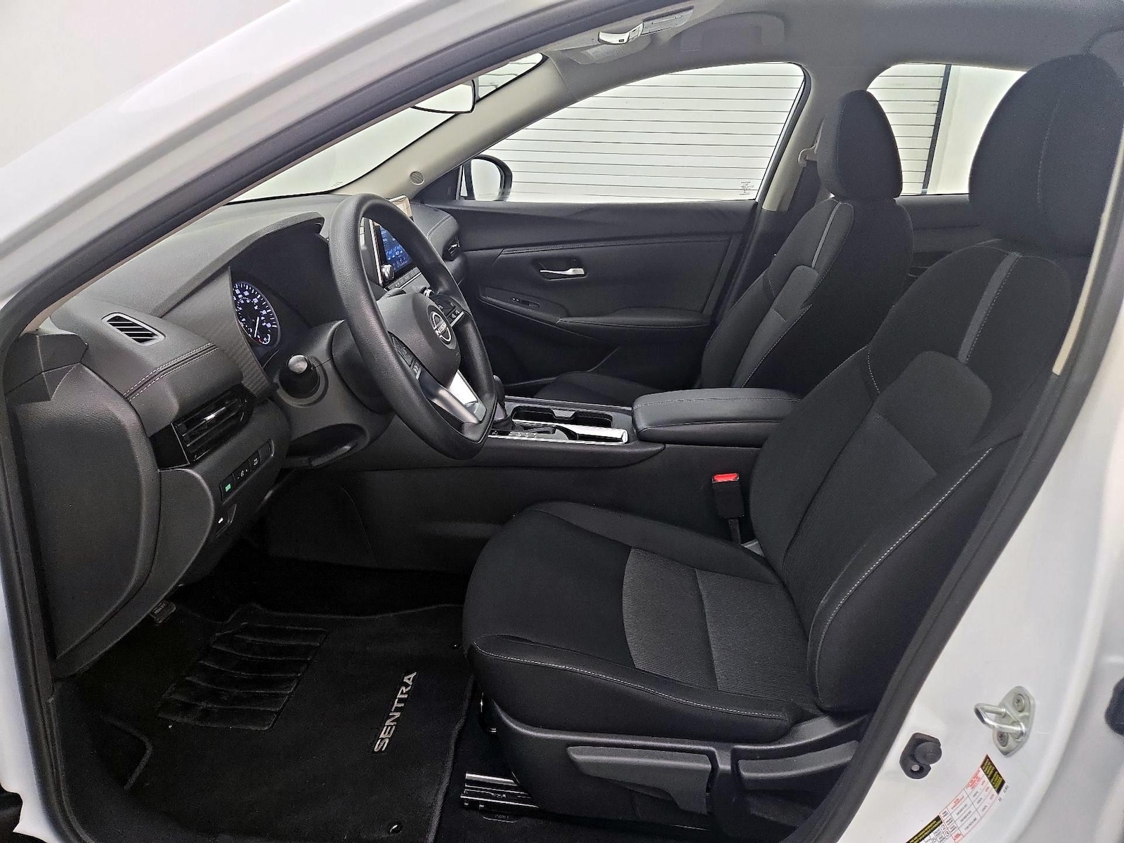 2025 Nissan Sentra SV - Photo 12