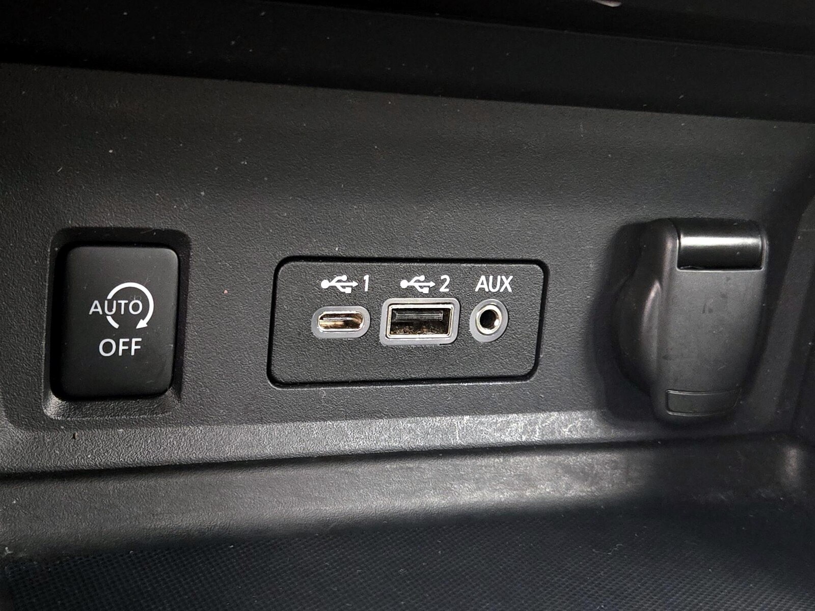 2025 Nissan Sentra SV - Photo 18