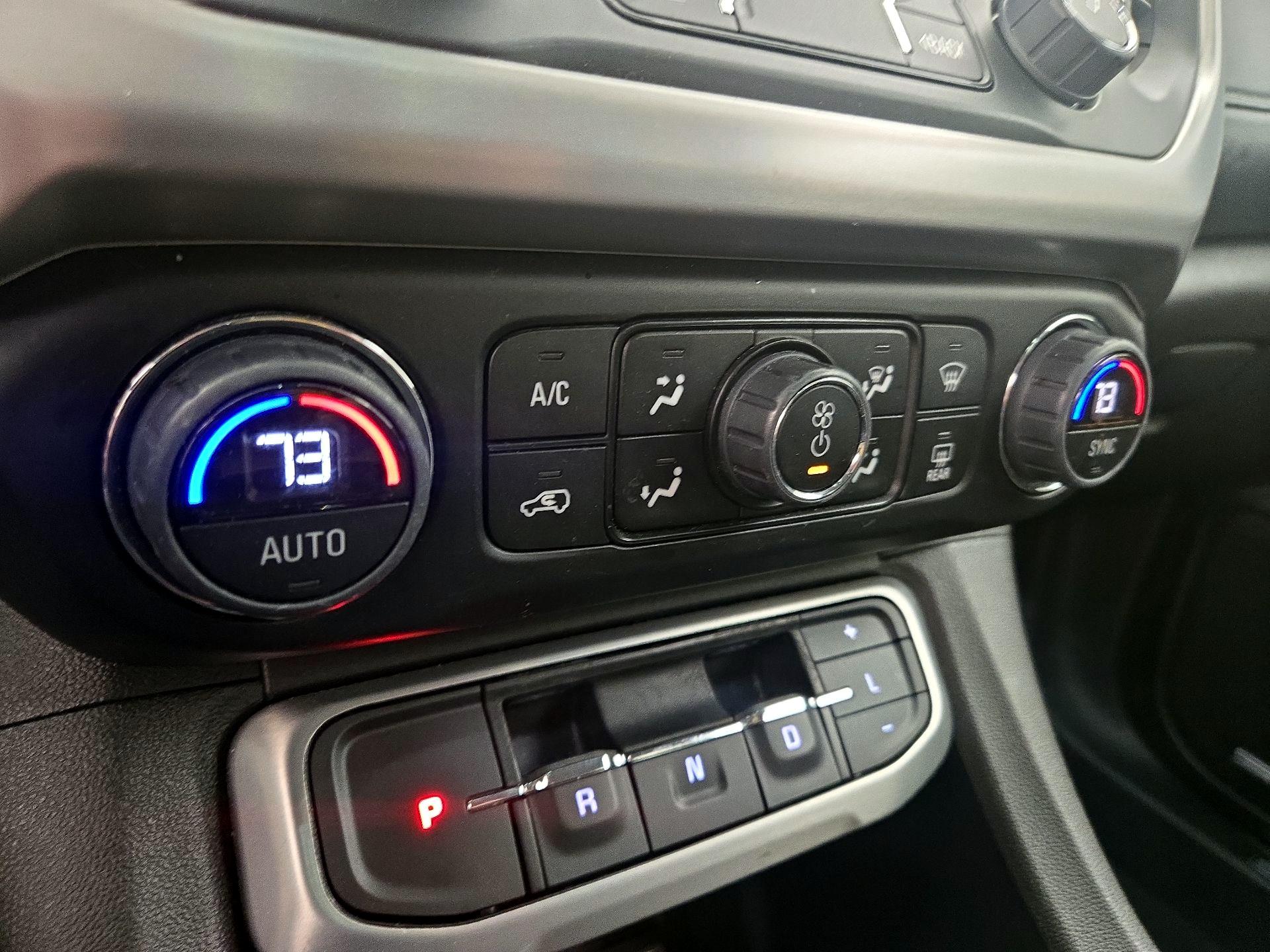 Thumbnail: 2023 GMC Acadia - 16