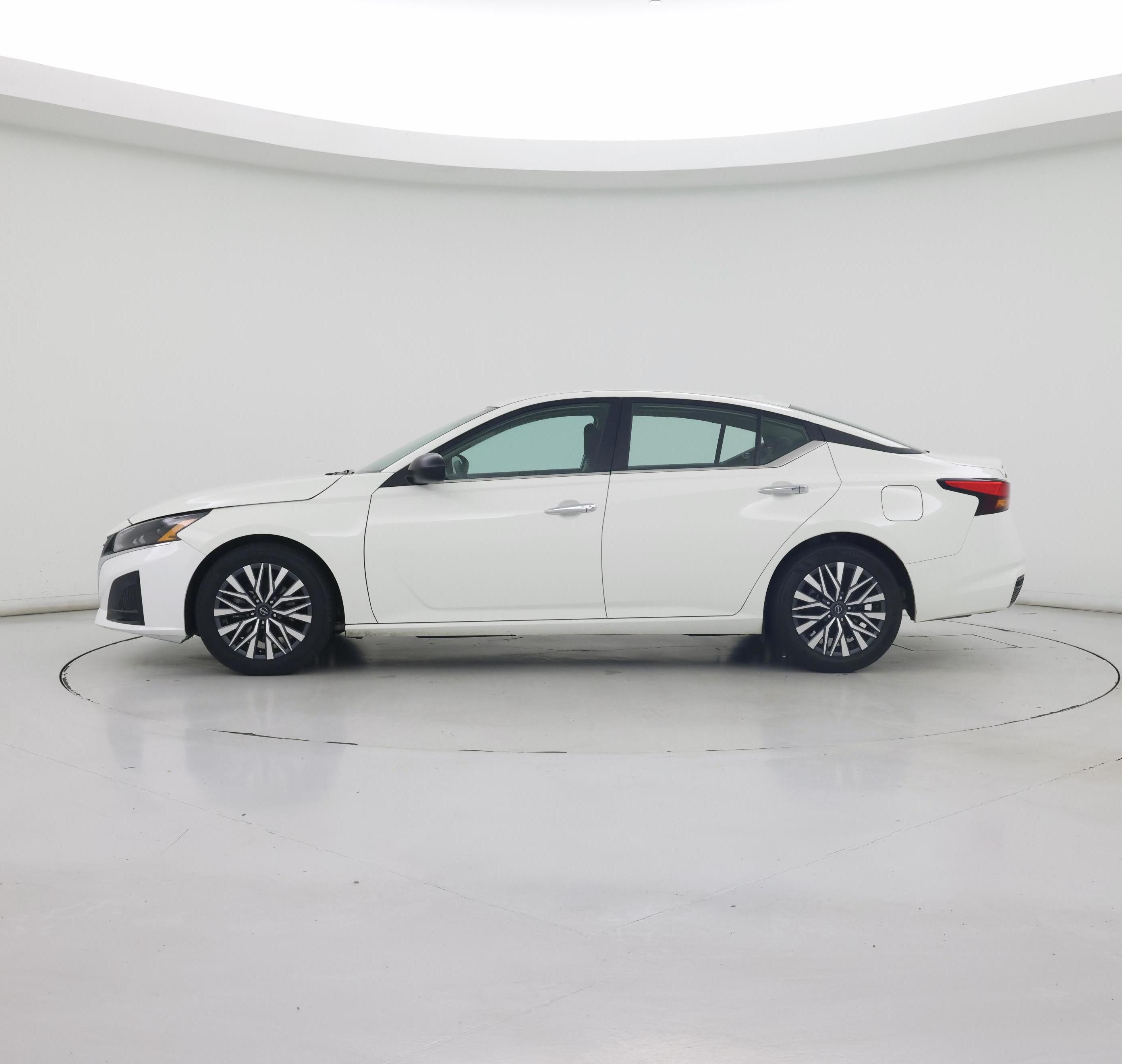 Thumbnail: 2025 Nissan Altima - 3