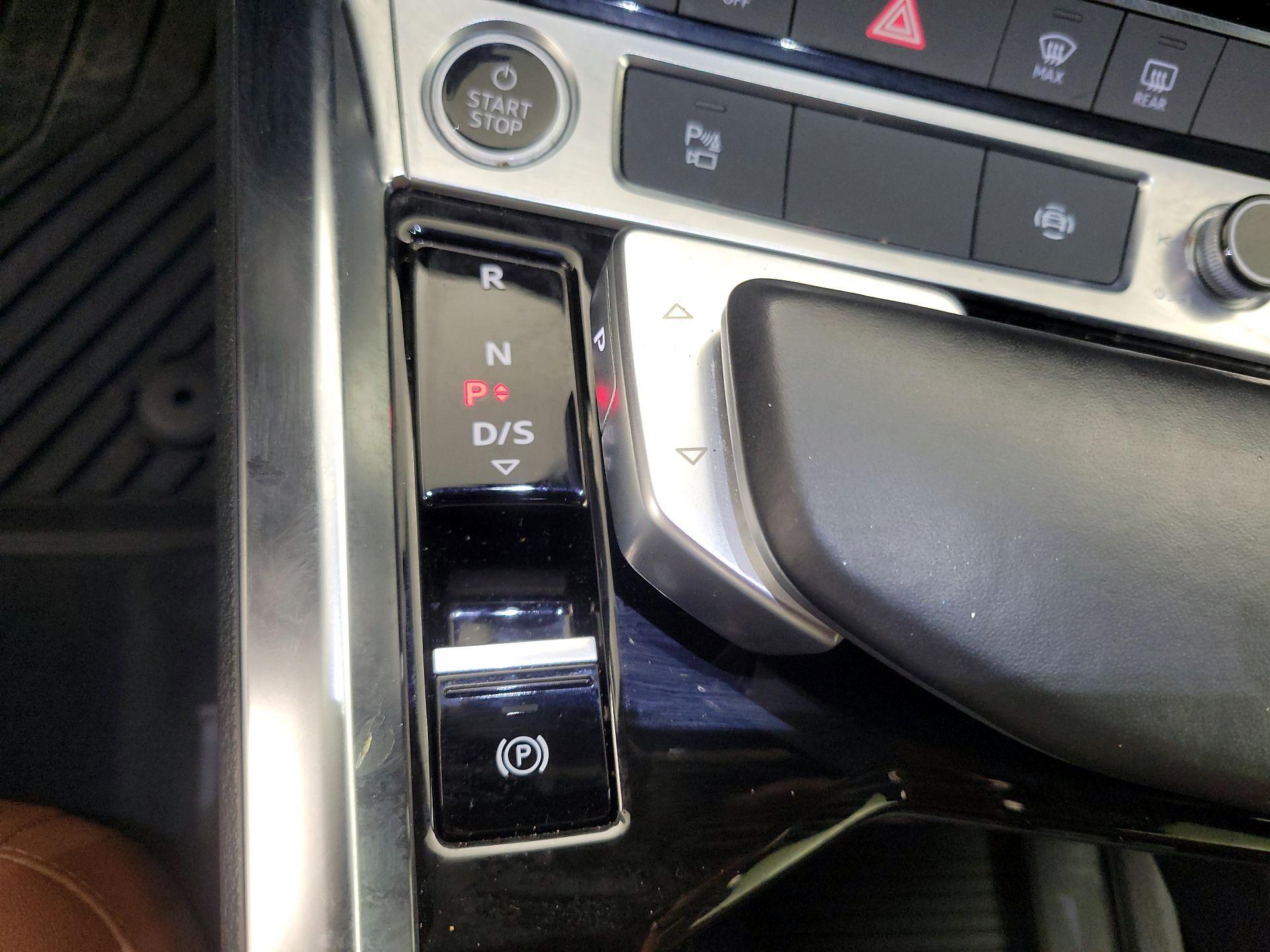 Thumbnail: 2022 Audi e-tron - 18