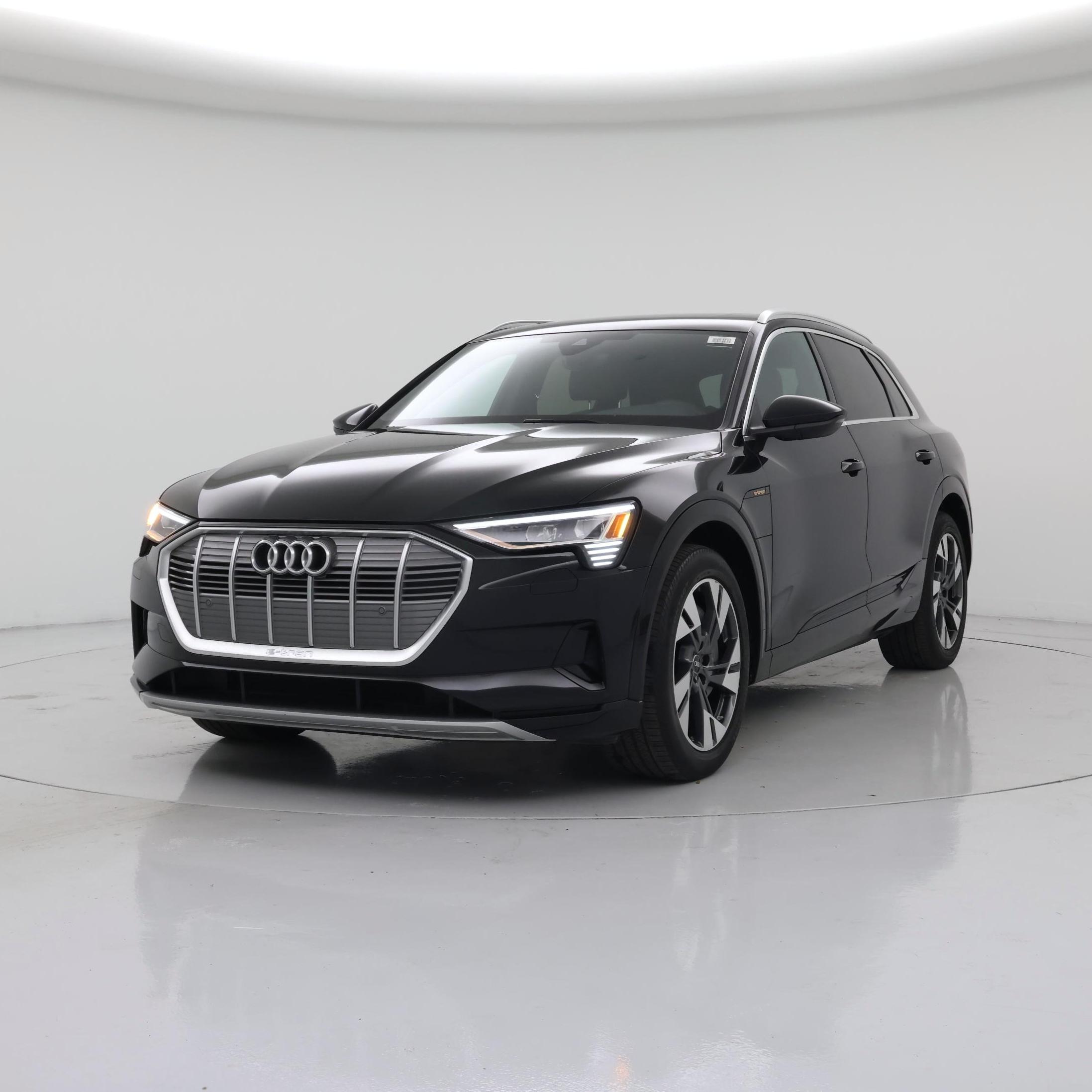 Thumbnail: 2022 Audi e-tron - 4
