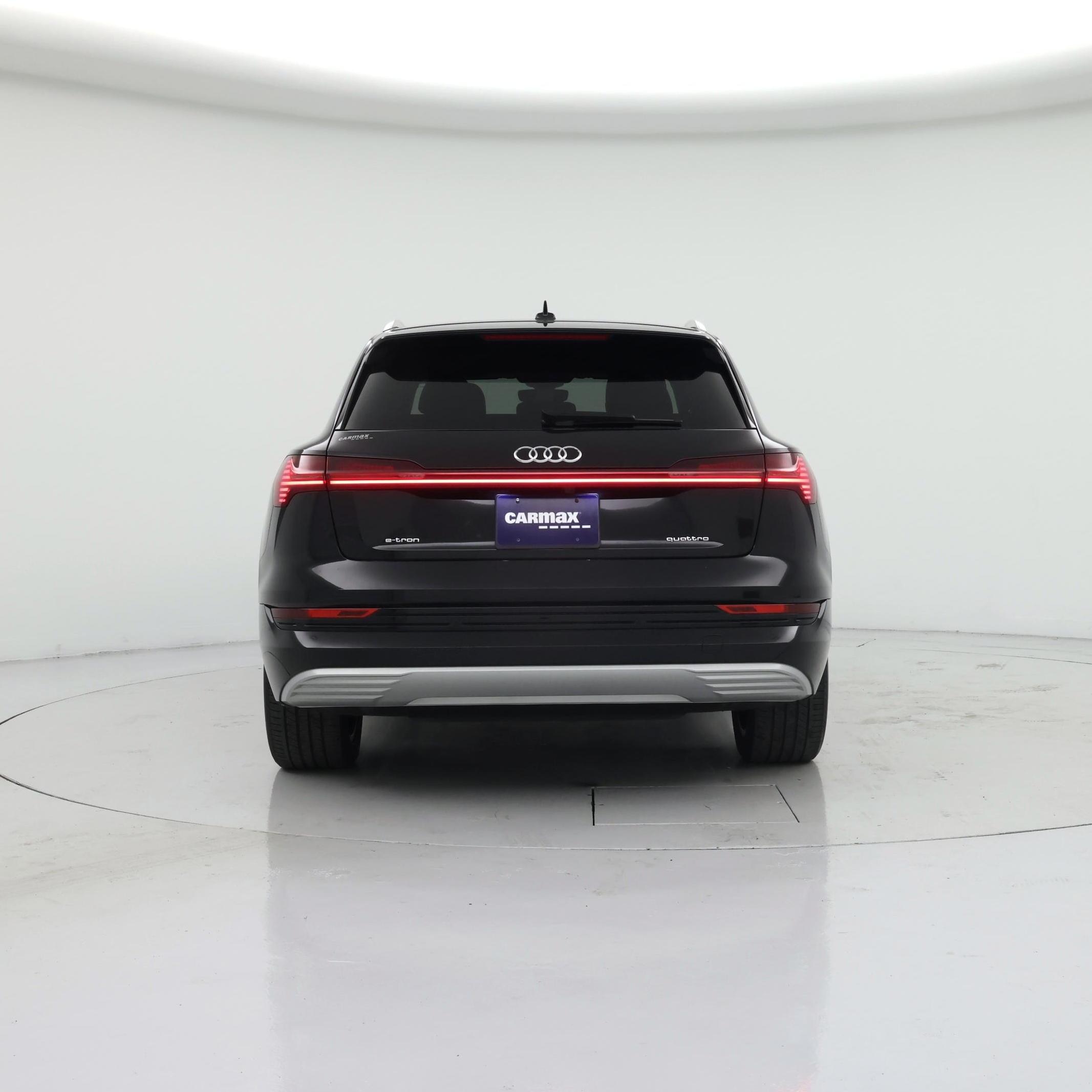 Thumbnail: 2022 Audi e-tron - 6