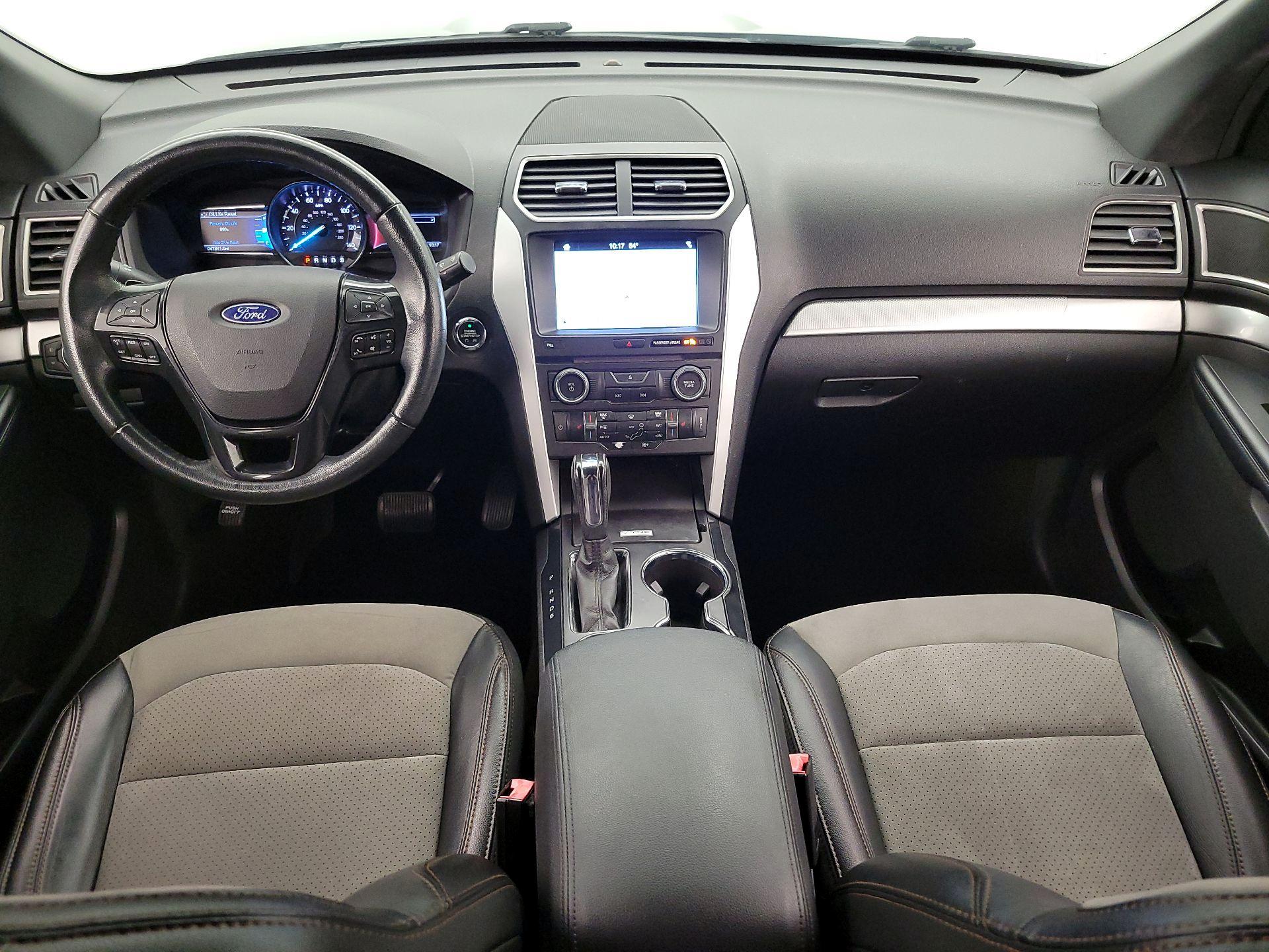 Thumbnail: 2017 Ford Explorer - 9