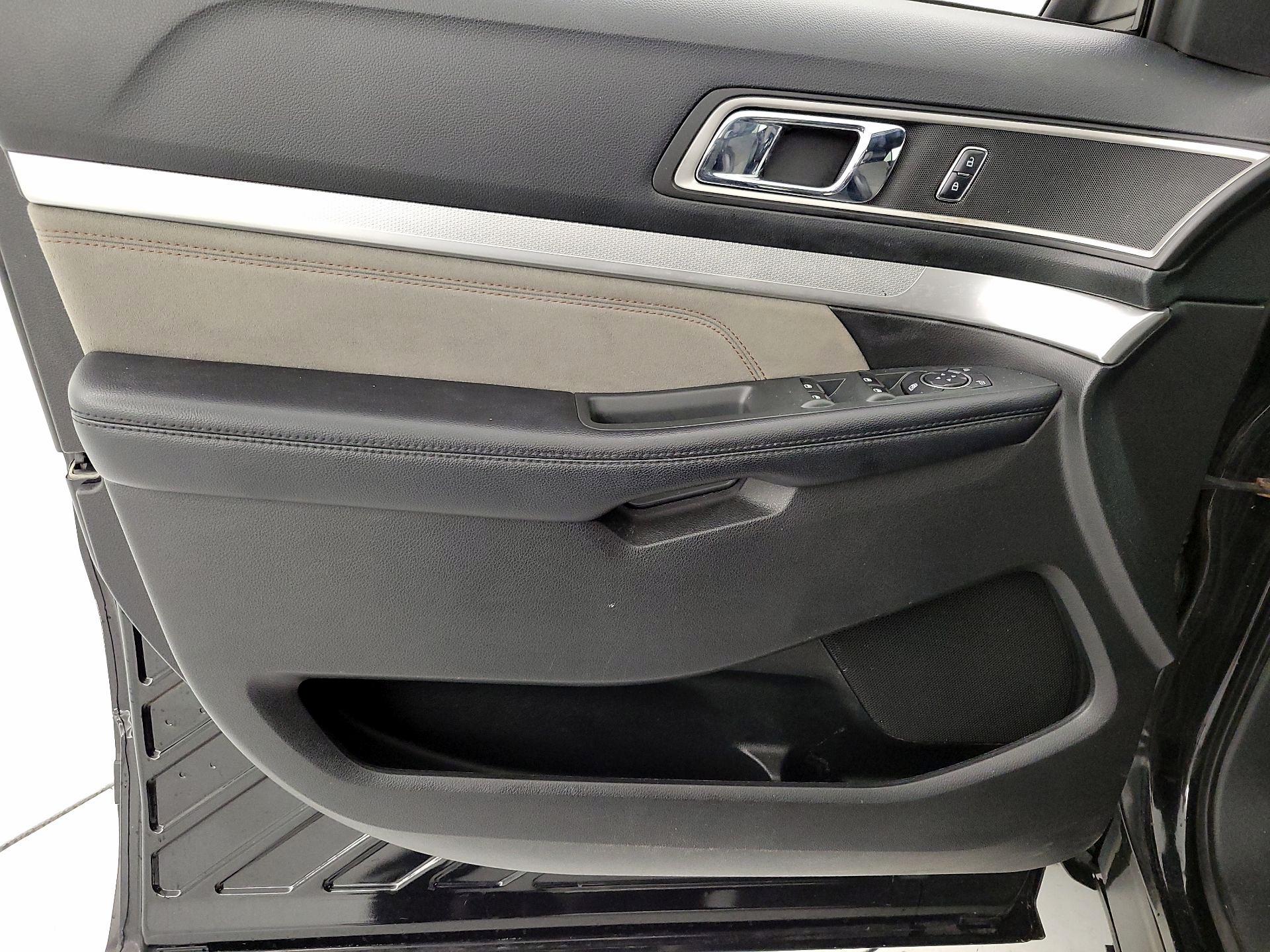 Thumbnail: 2017 Ford Explorer - 12