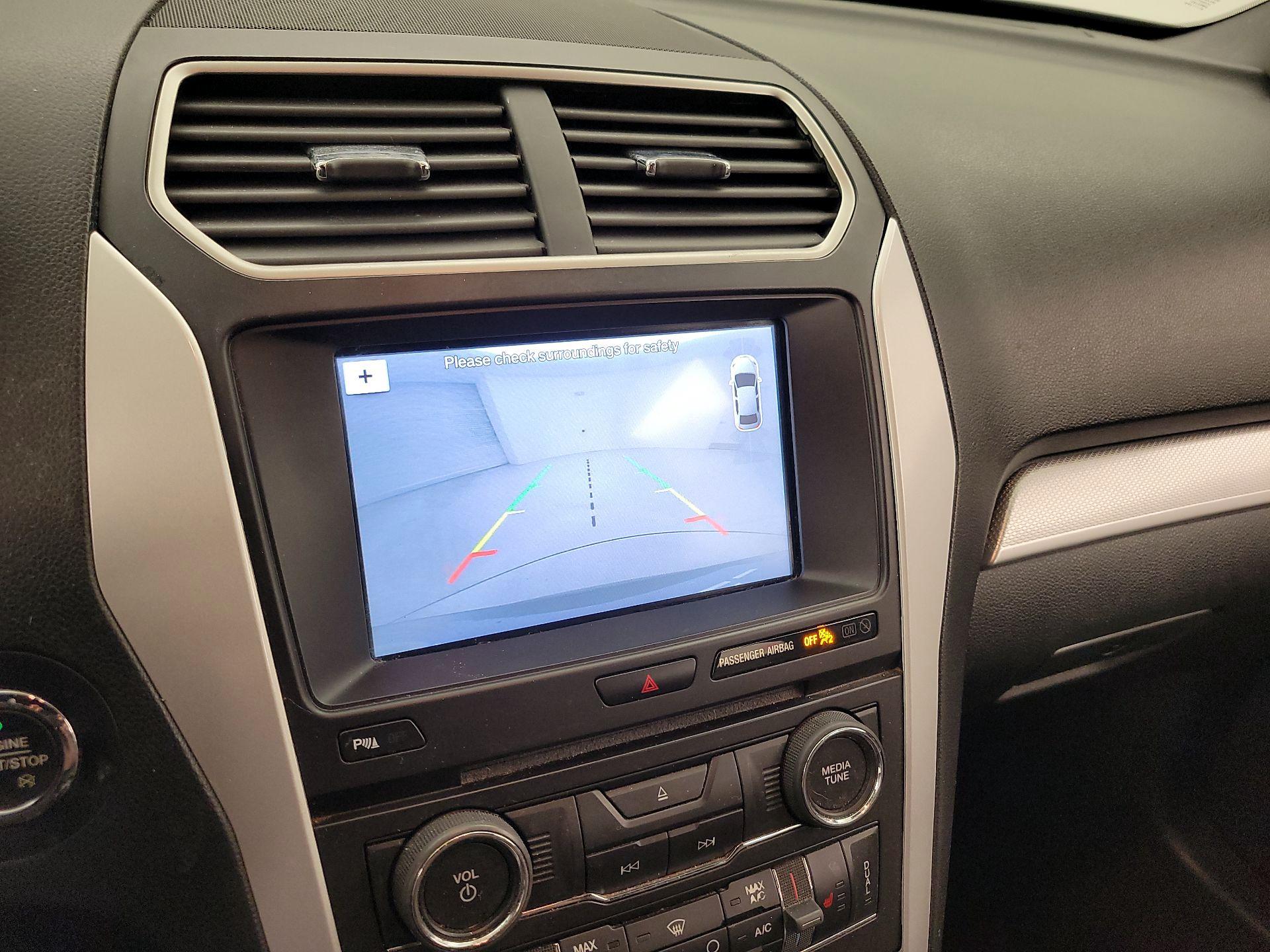 Thumbnail: 2017 Ford Explorer - 15