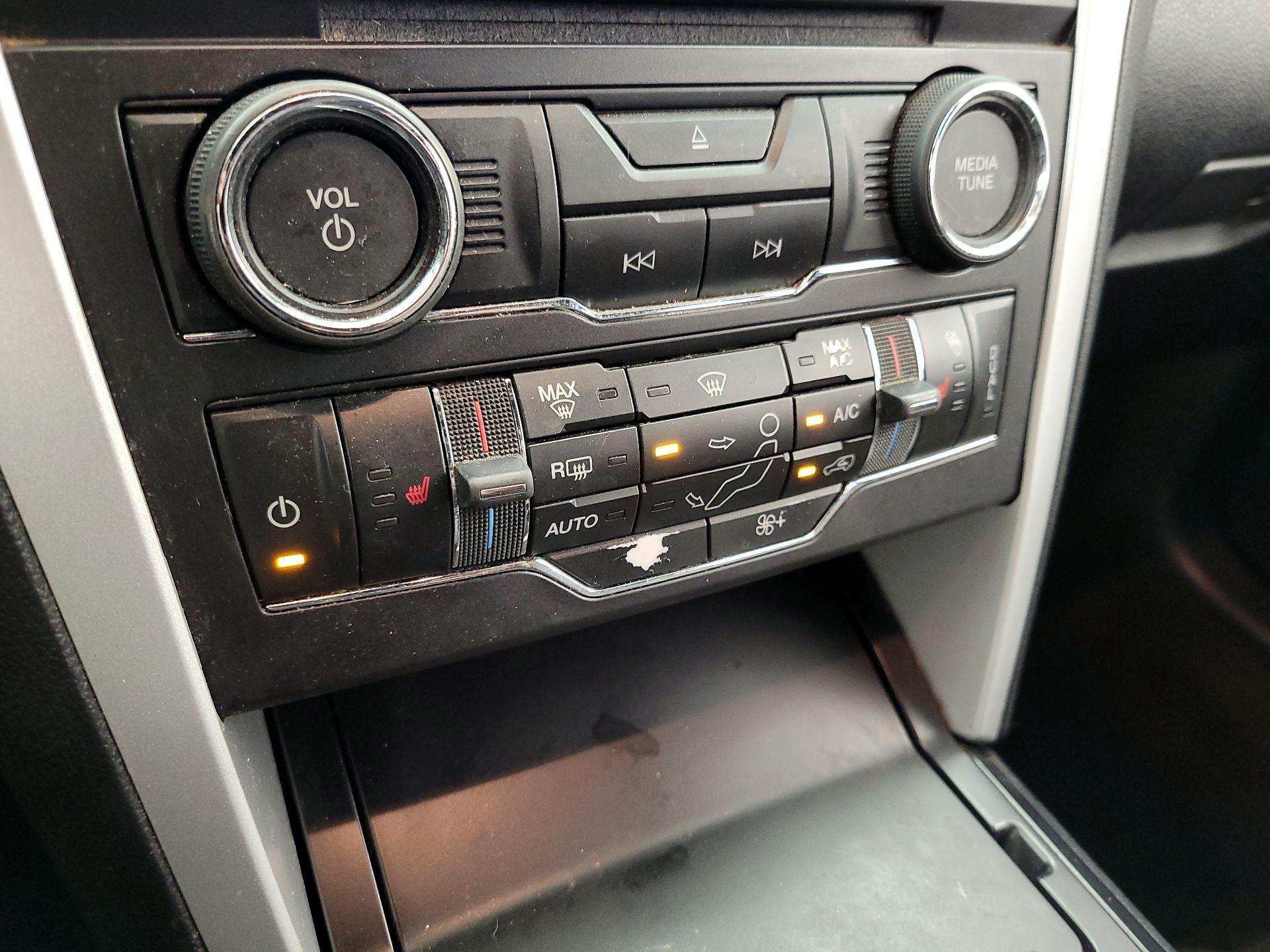 Thumbnail: 2017 Ford Explorer - 17