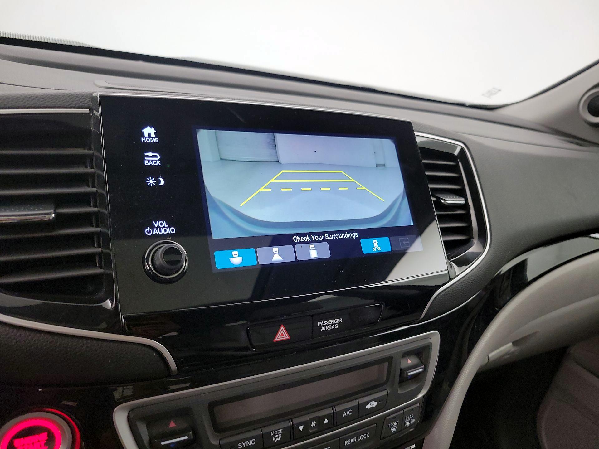 Thumbnail: 2019 Honda Pilot - 15