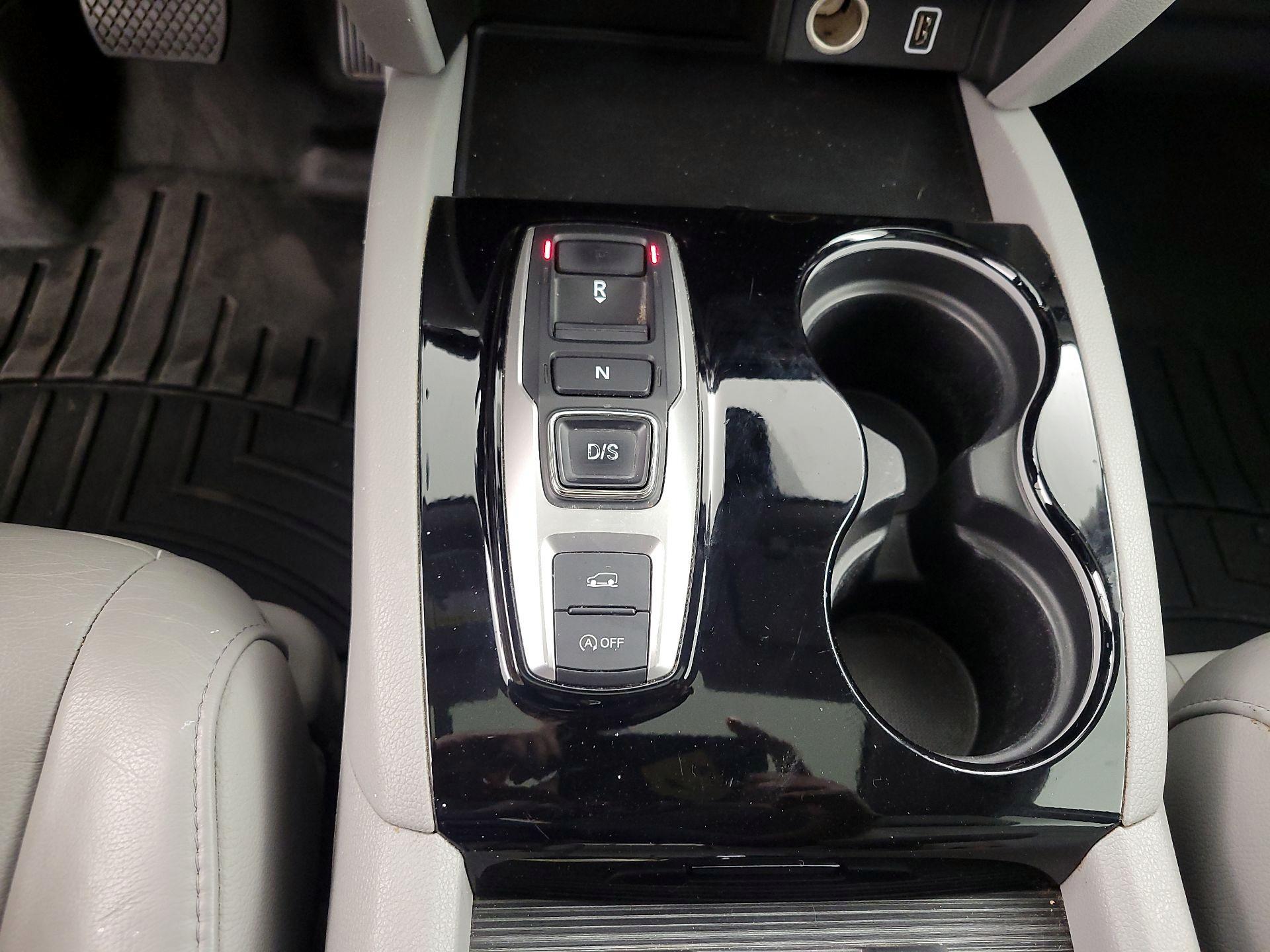 Thumbnail: 2019 Honda Pilot - 18