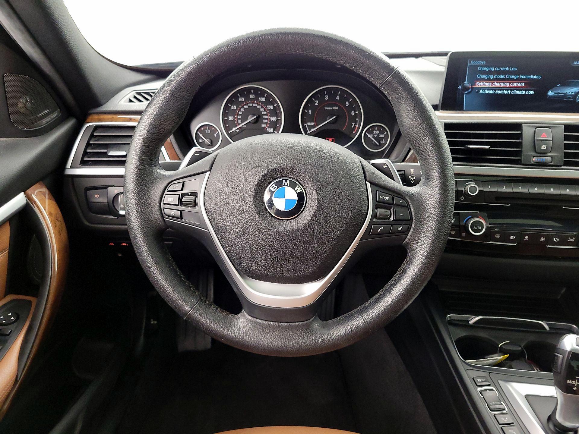 Thumbnail: 2017 BMW 3 Series - 10