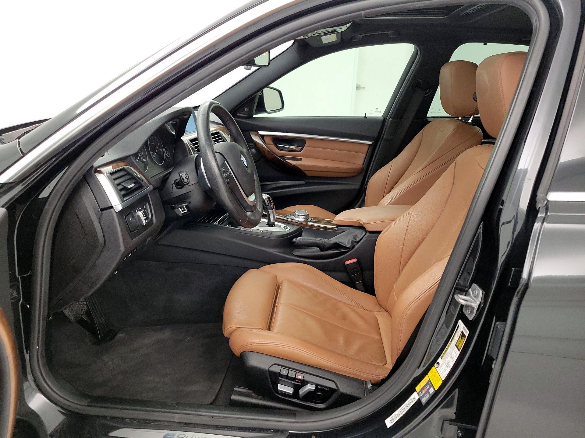 Thumbnail: 2017 BMW 3 Series - 11