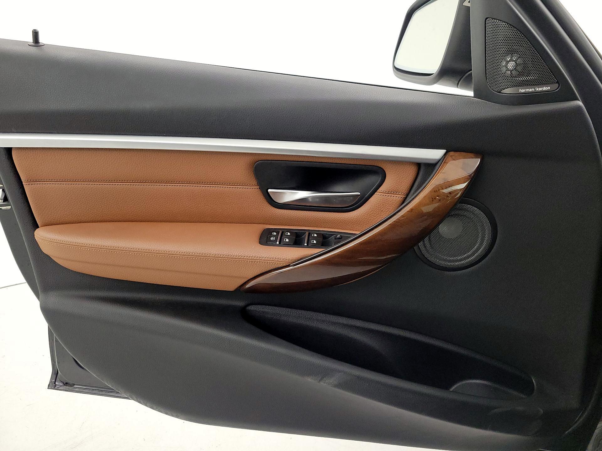 Thumbnail: 2017 BMW 3 Series - 12