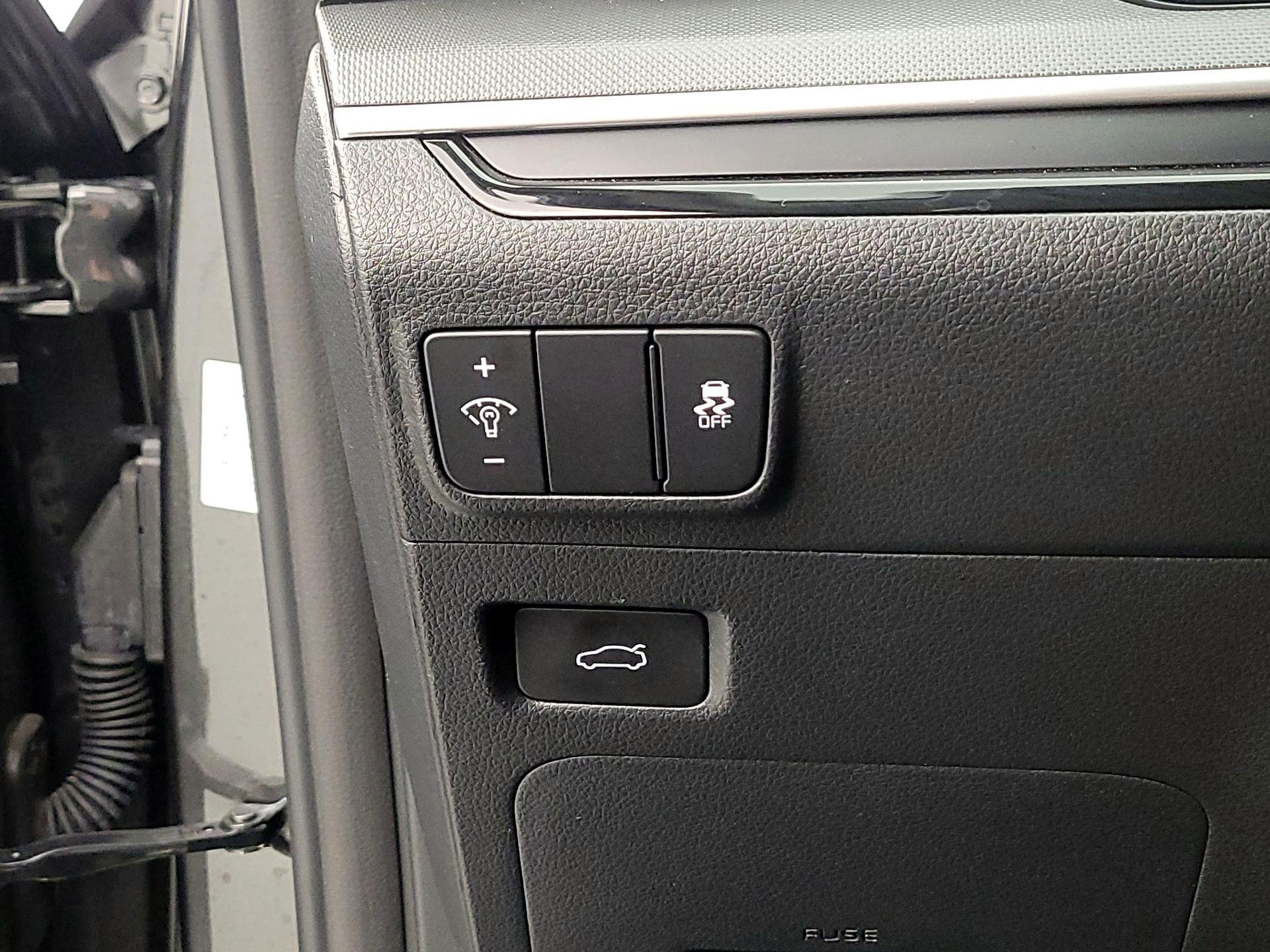 Thumbnail: 2025 Kia K5 - 13