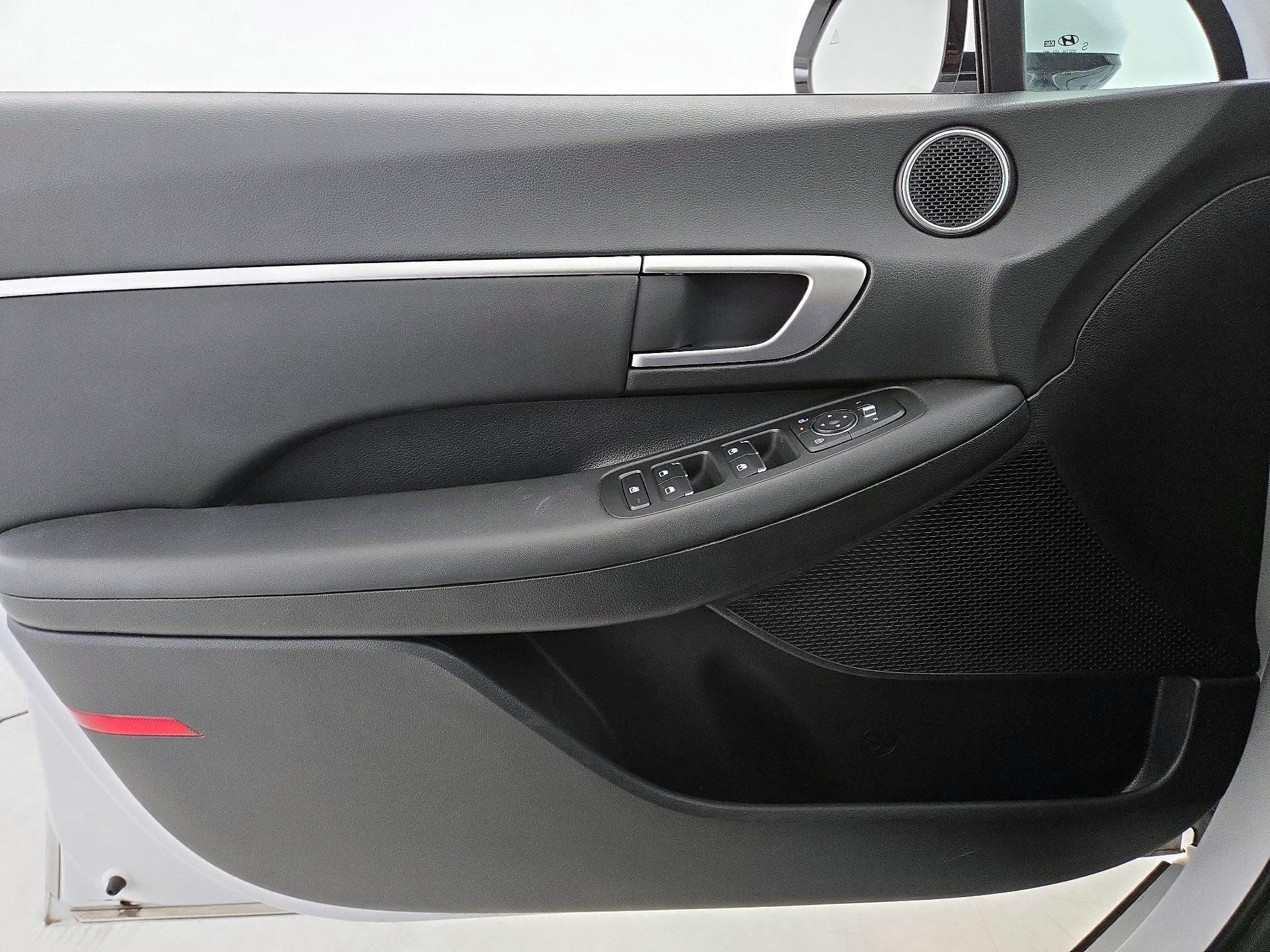 Thumbnail: 2025 Hyundai Sonata - 12