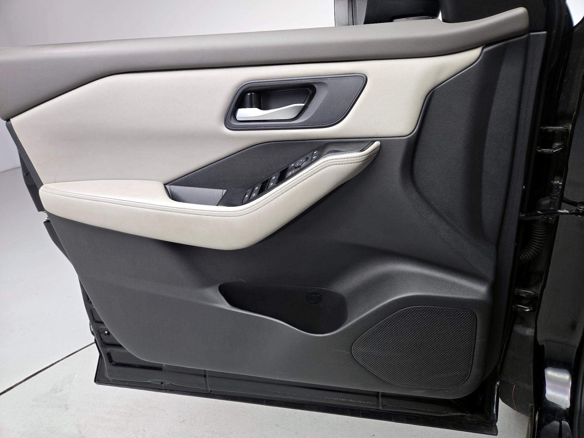 Thumbnail: 2025 Nissan Rogue - 12