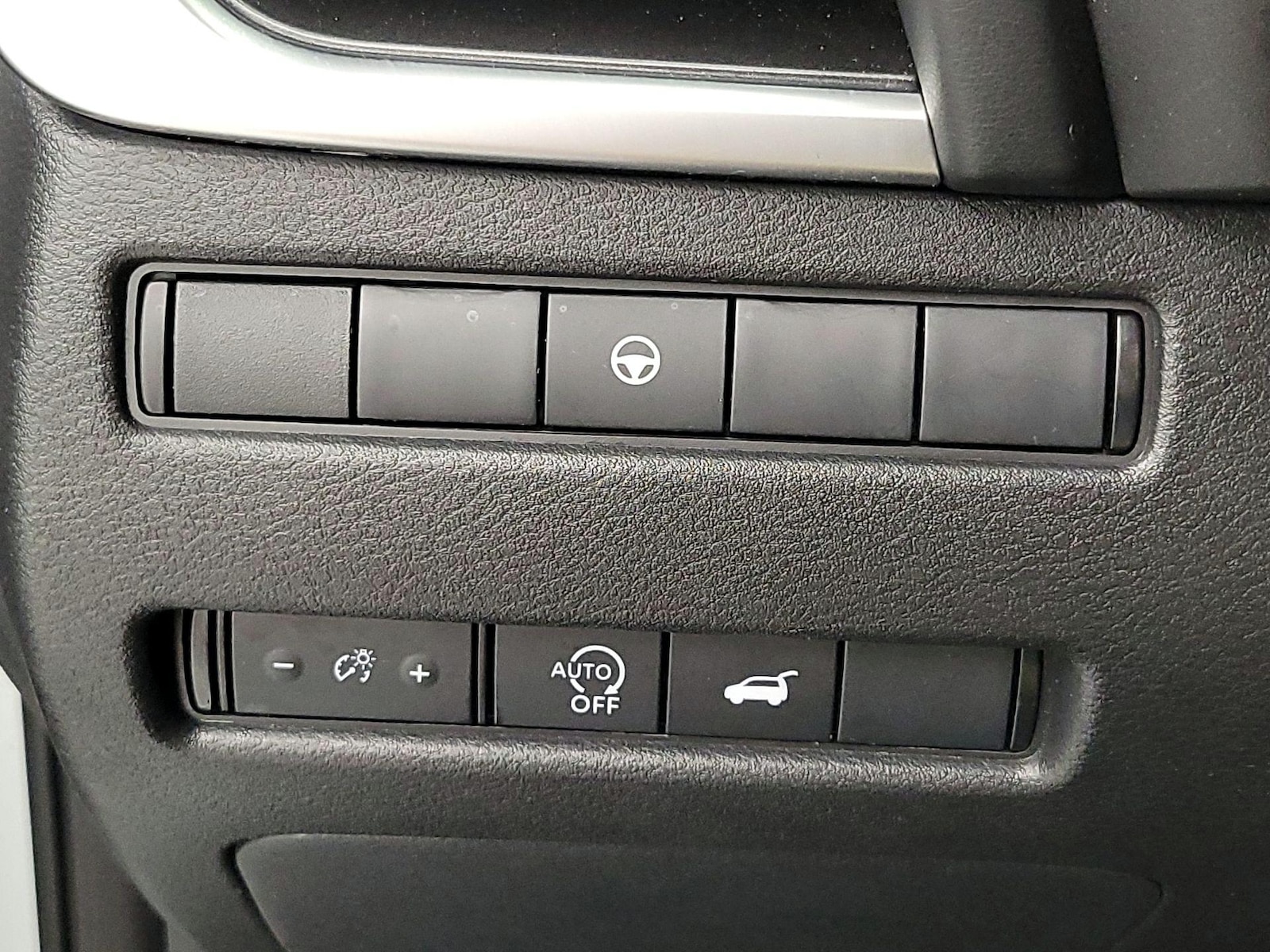 2025 Nissan Rogue SV - Photo 14