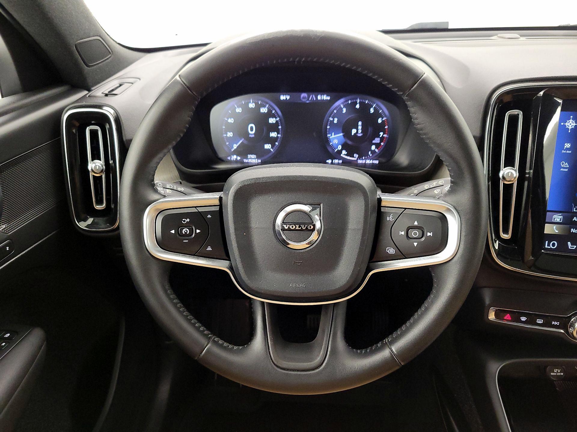 Thumbnail: 2020 Volvo XC40 - 10
