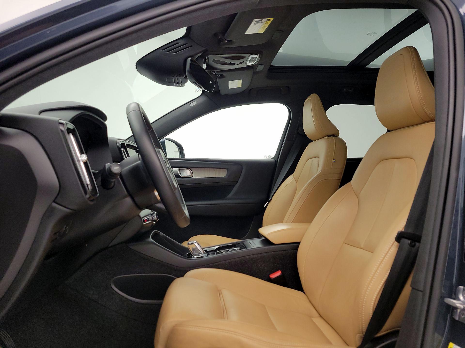 Thumbnail: 2020 Volvo XC40 - 20