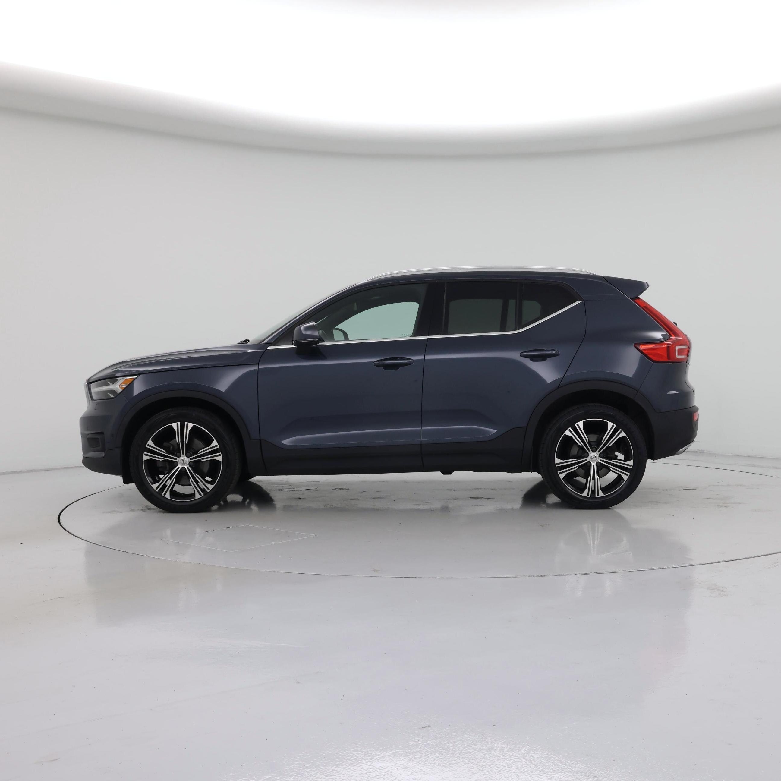 Thumbnail: 2020 Volvo XC40 - 3