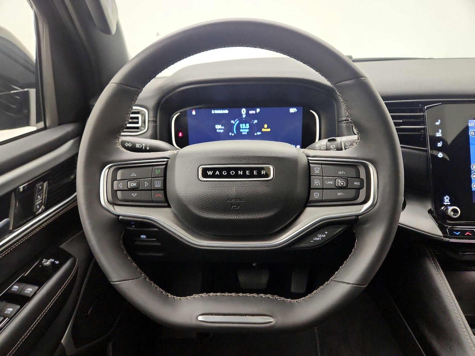 2024 Jeep Wagoneer Series II - Photo 11