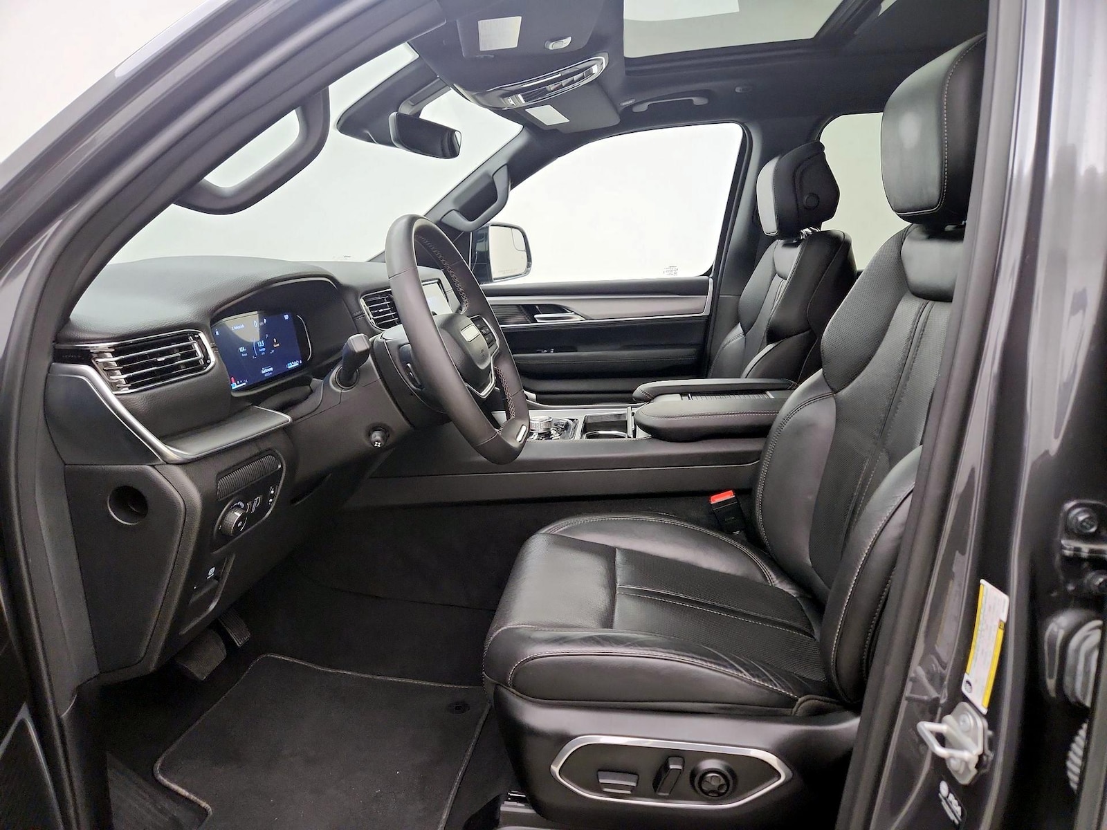 2024 Jeep Wagoneer Series II - Photo 12