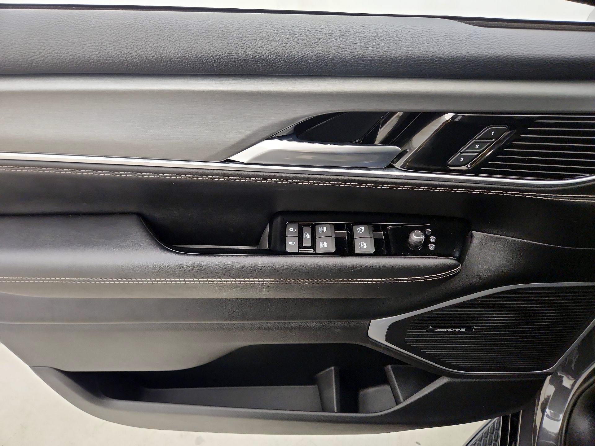 Thumbnail: 2024 Jeep Wagoneer - 12
