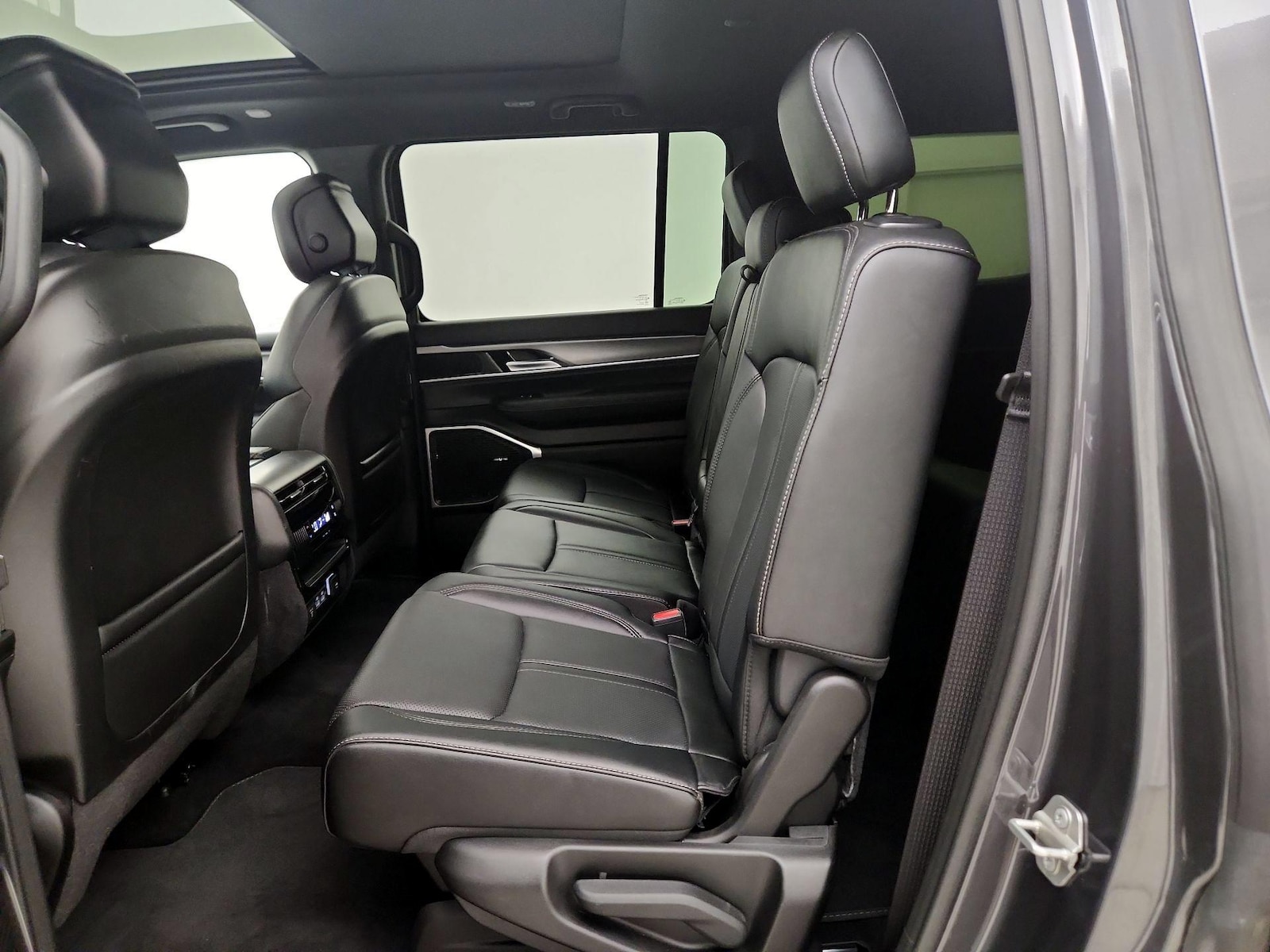 2024 Jeep Wagoneer Series II - Photo 22