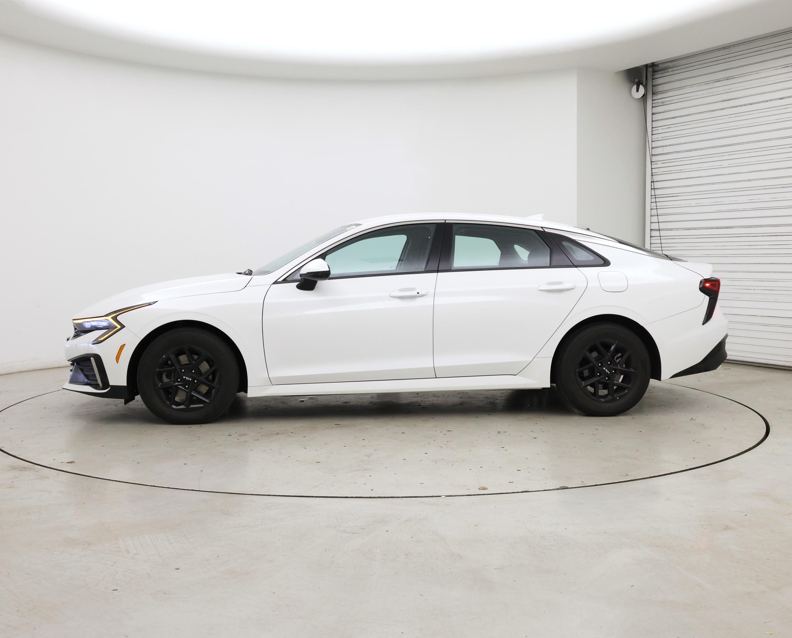 Thumbnail: 2025 Kia K5 - 3