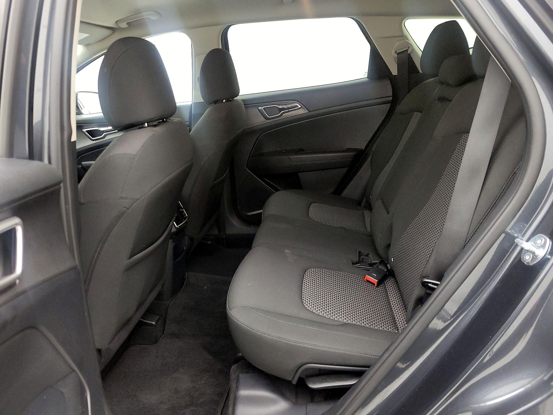 Thumbnail: 2025 Kia Sportage - 17