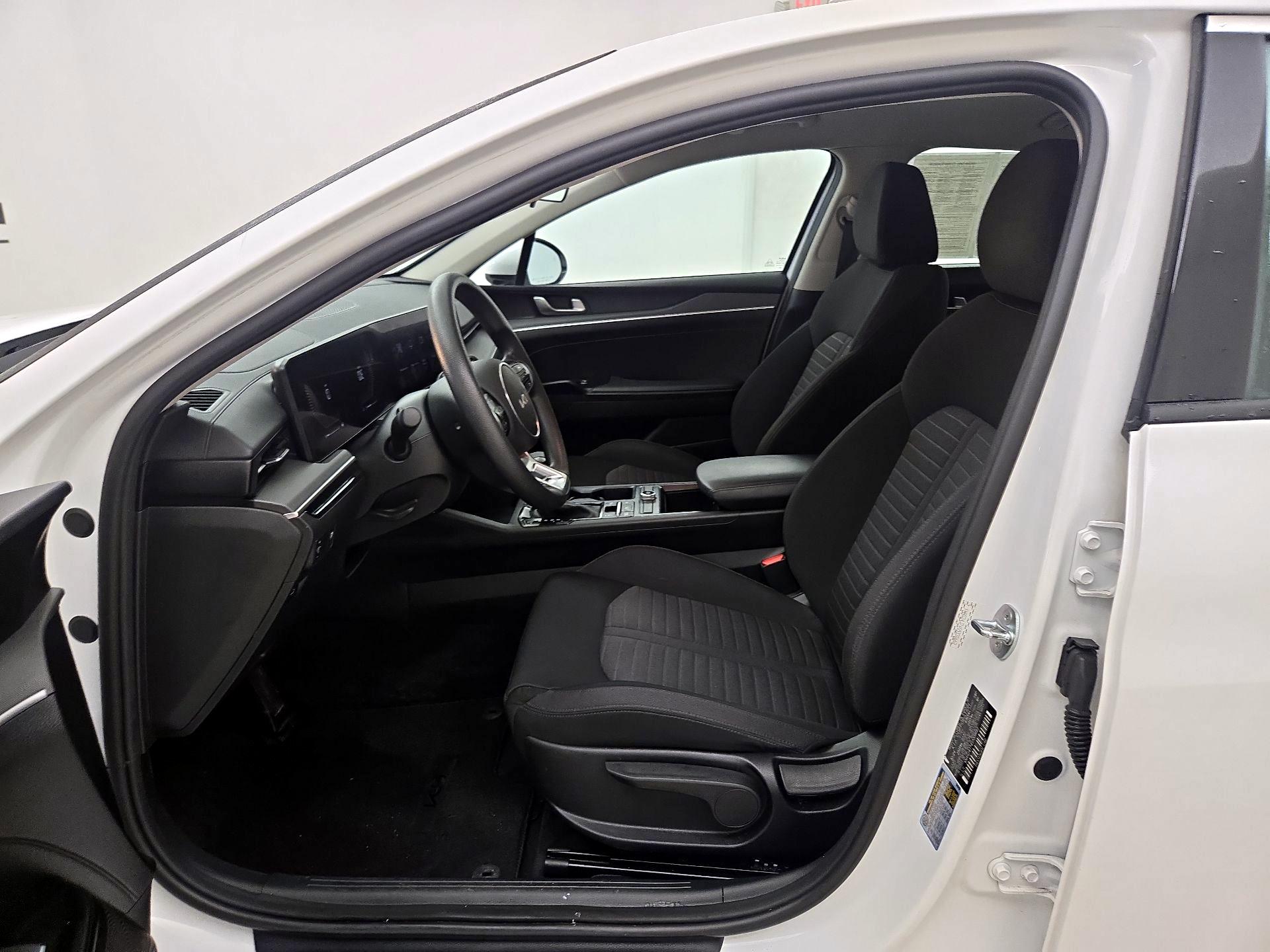 Thumbnail: 2025 Kia K5 - 11