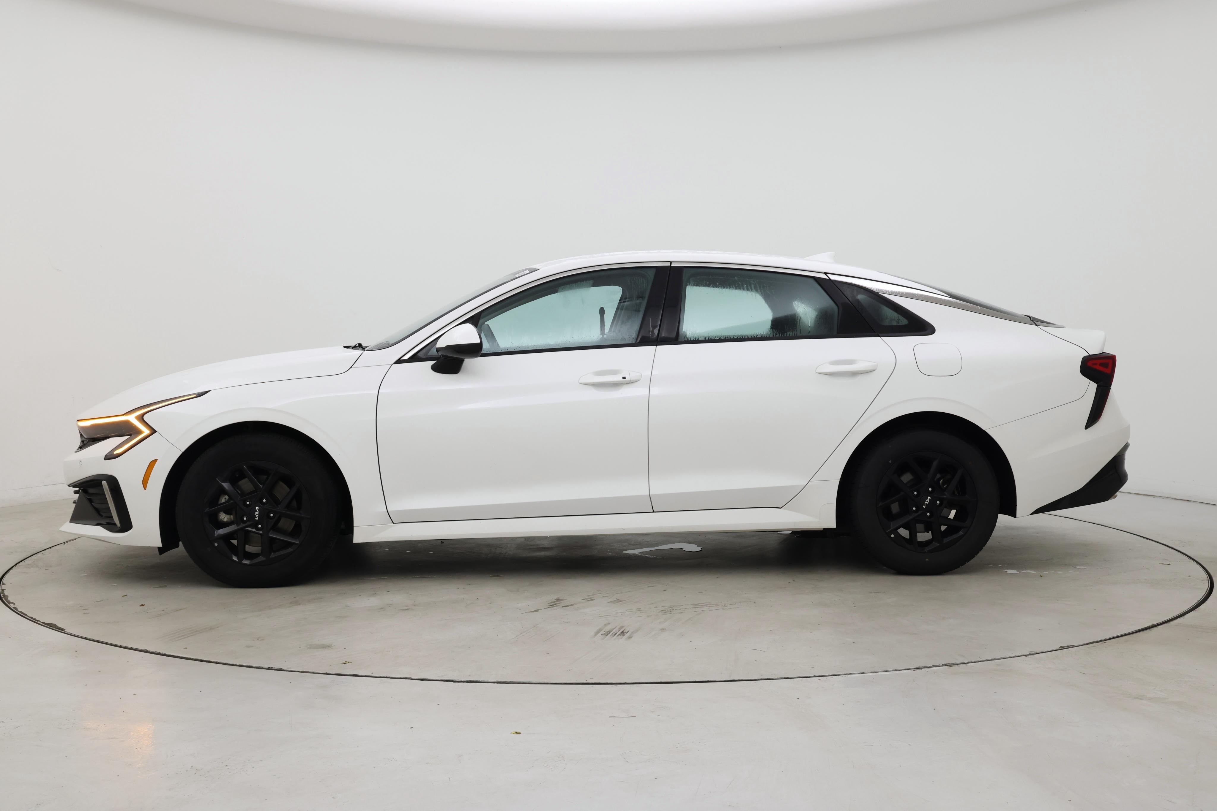 Thumbnail: 2025 Kia K5 - 3