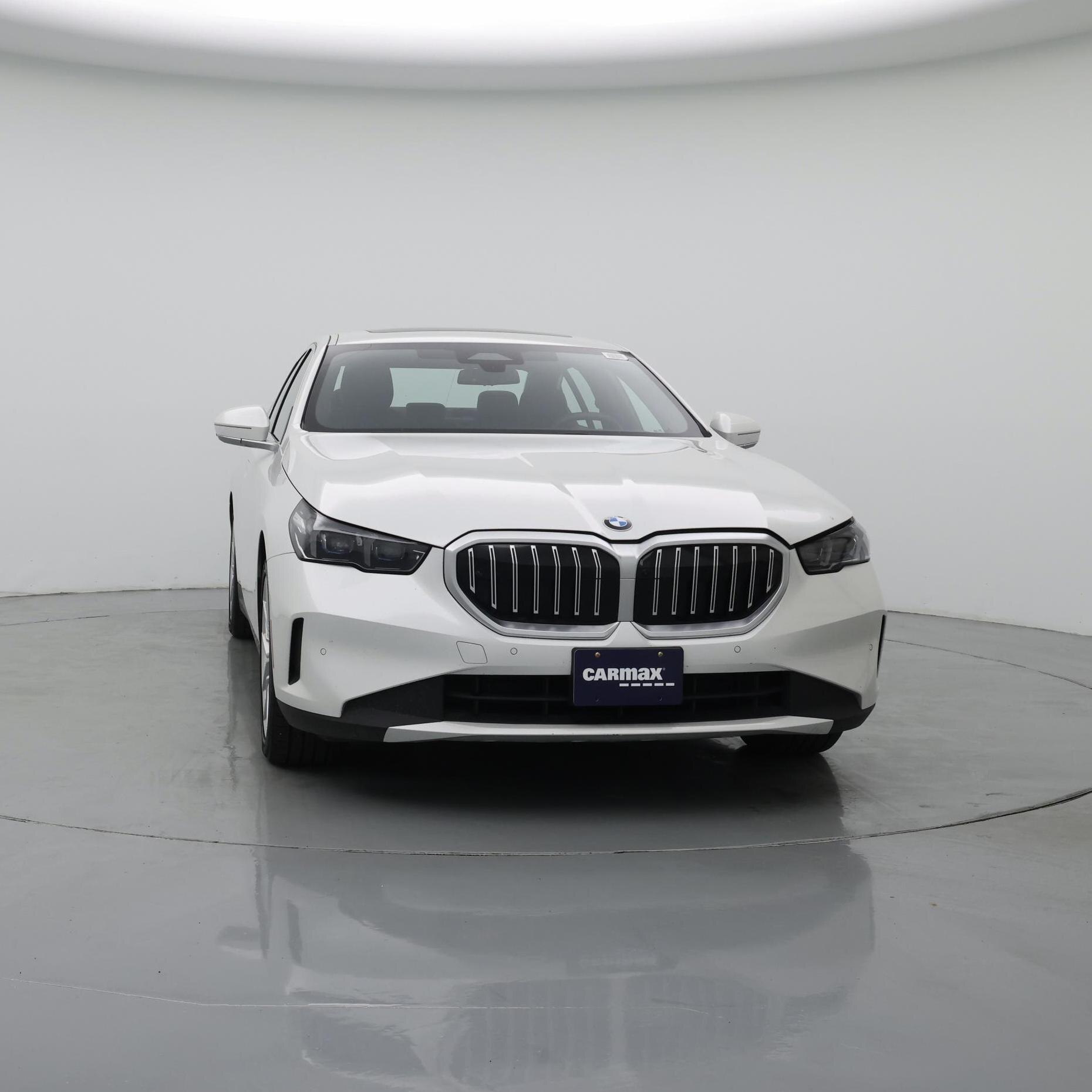 Thumbnail: 2025 BMW 5 Series - 5