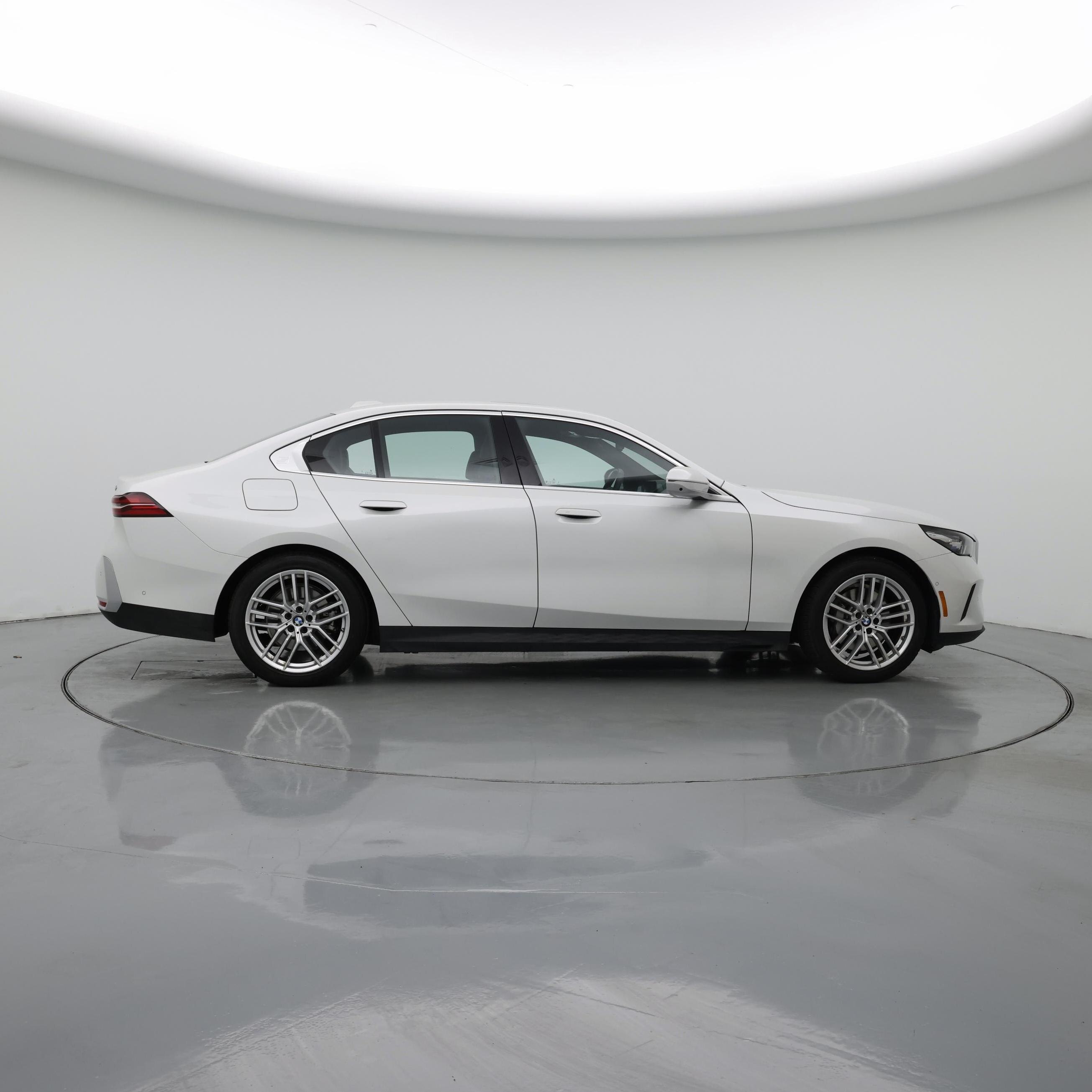 Thumbnail: 2025 BMW 5 Series - 7