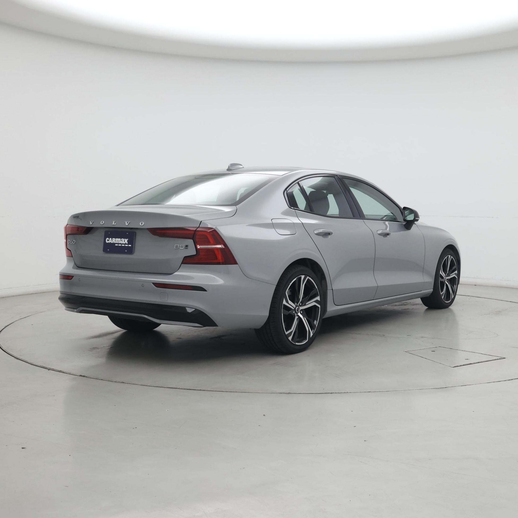 Thumbnail: 2024 Volvo S60 - 8