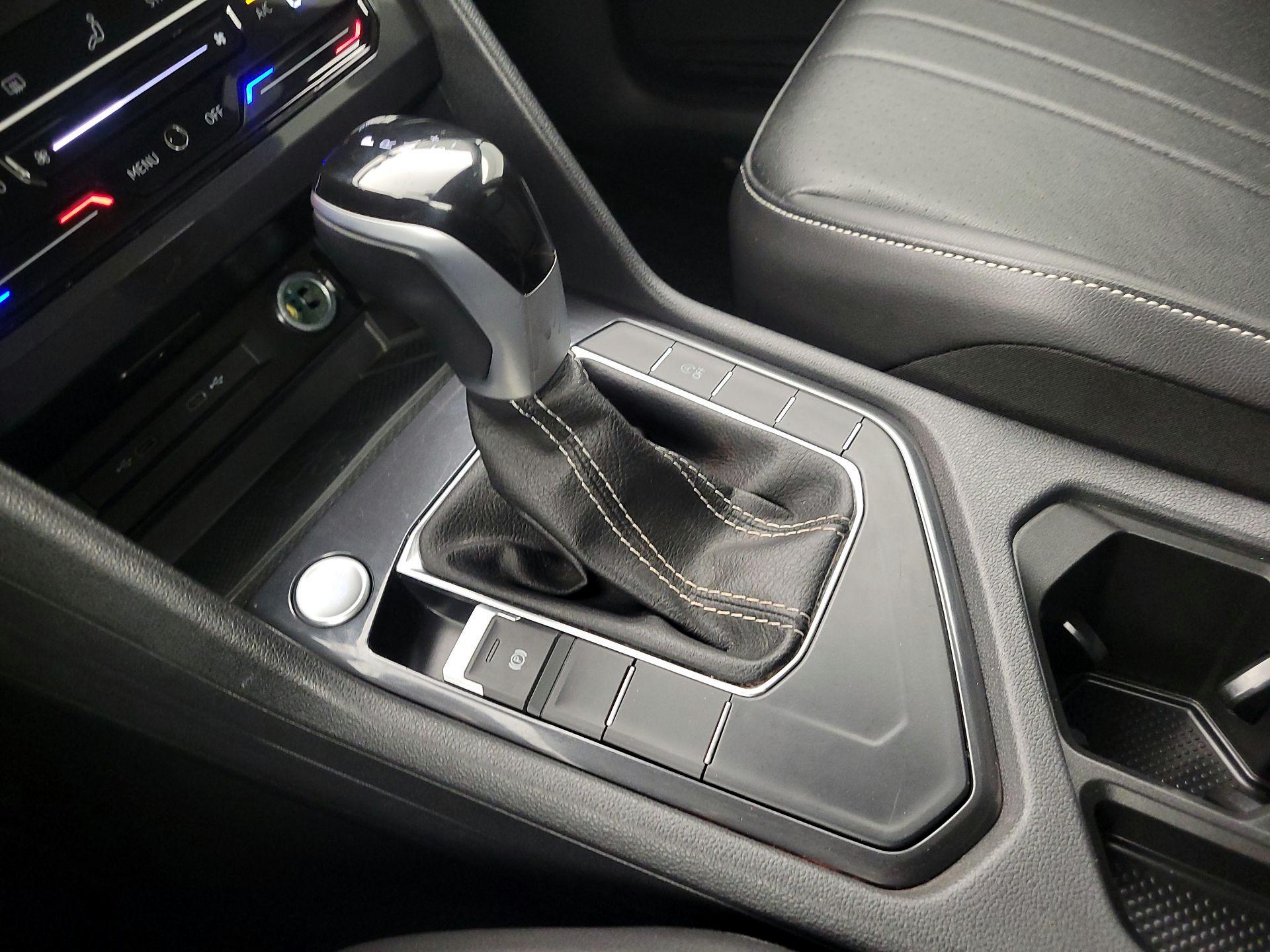 Thumbnail: 2024 Volkswagen Tiguan - 17