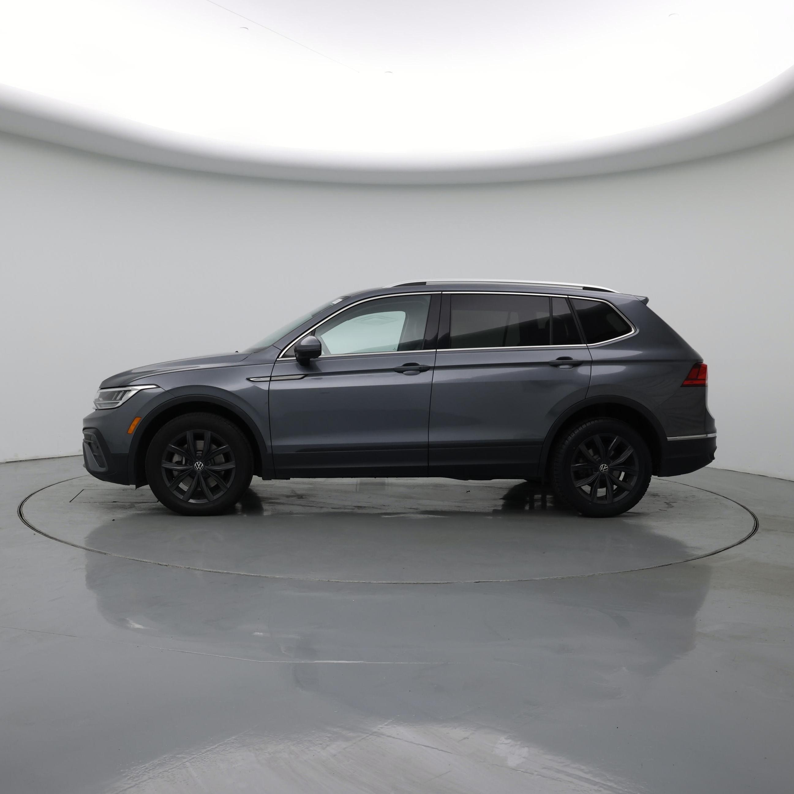 Thumbnail: 2024 Volkswagen Tiguan - 3