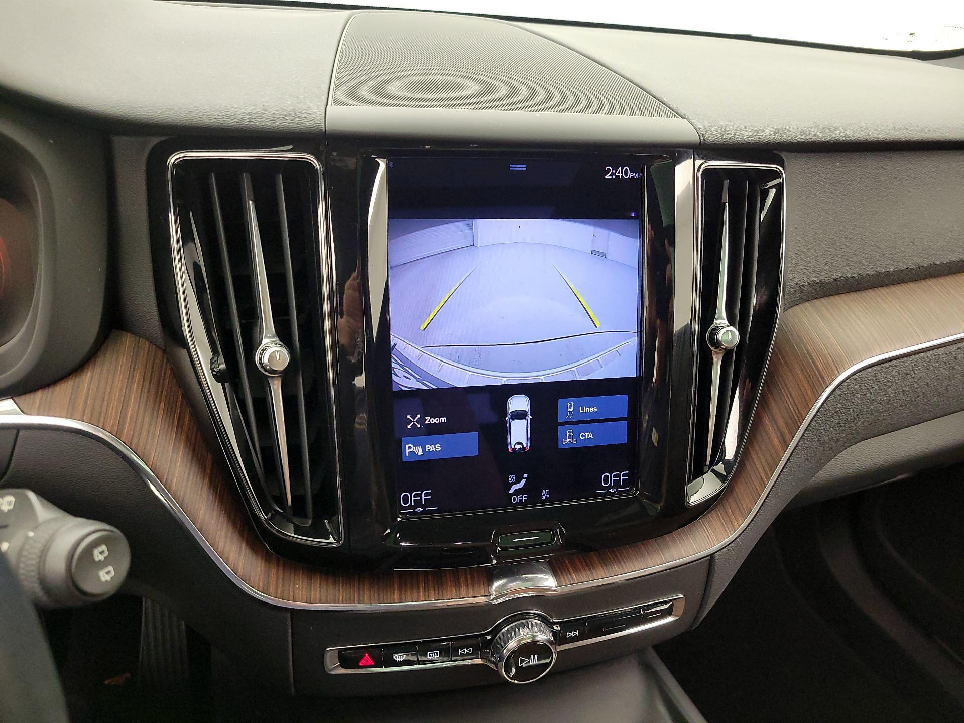 Thumbnail: 2021 Volvo XC60 - 14