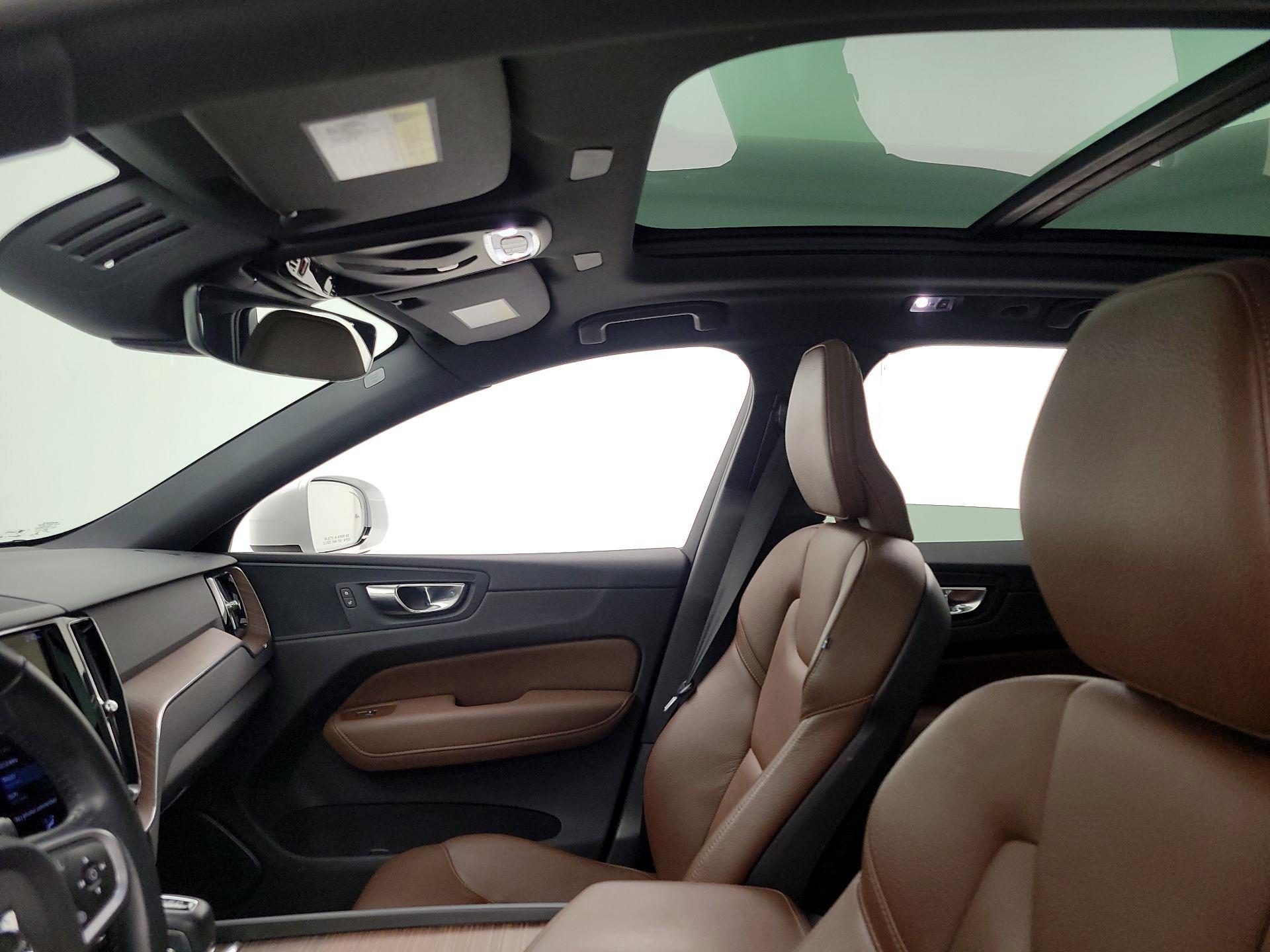 Thumbnail: 2021 Volvo XC60 - 18