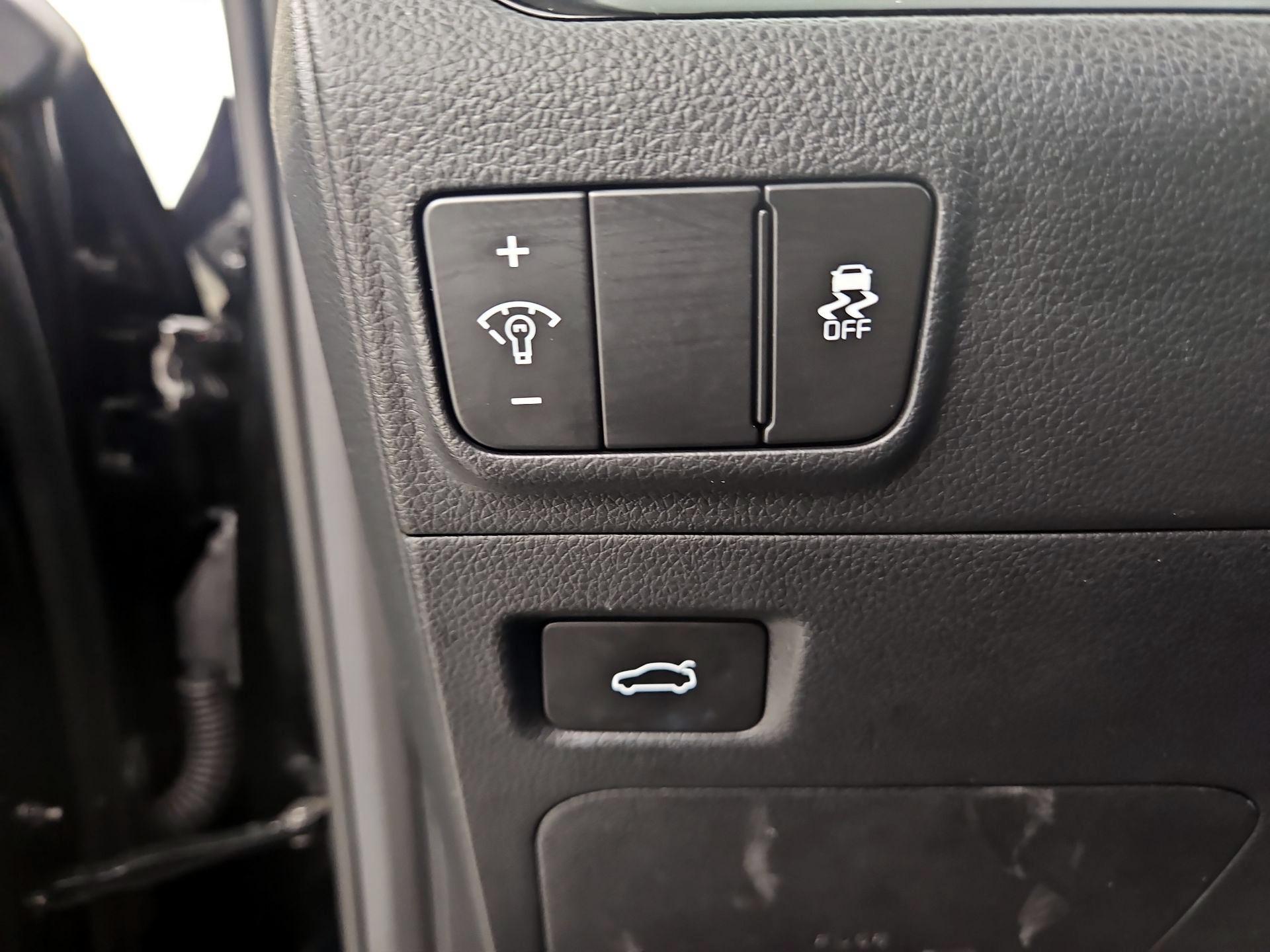 Thumbnail: 2025 Kia K5 - 13