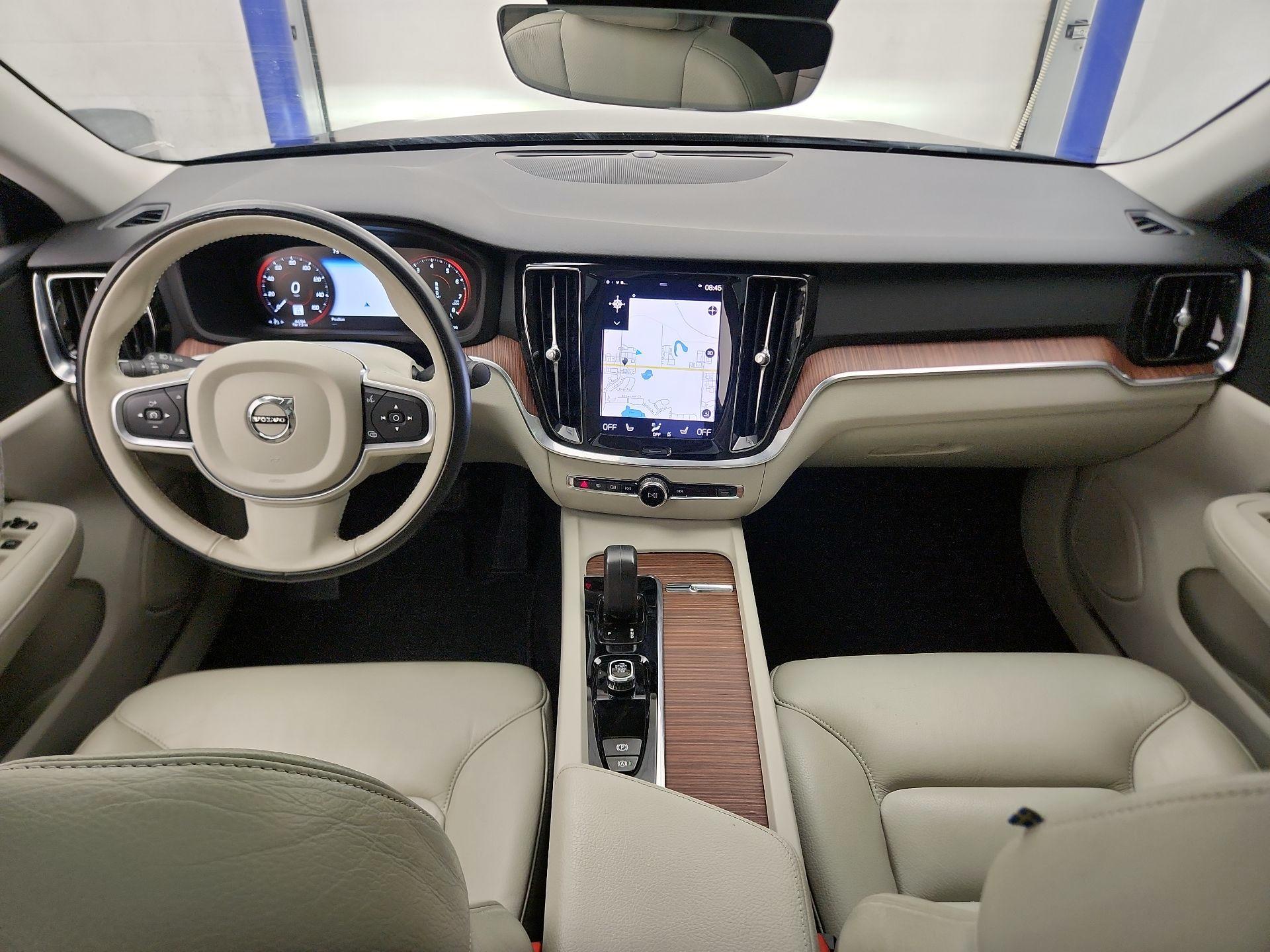 Thumbnail: 2022 Volvo S60 - 9