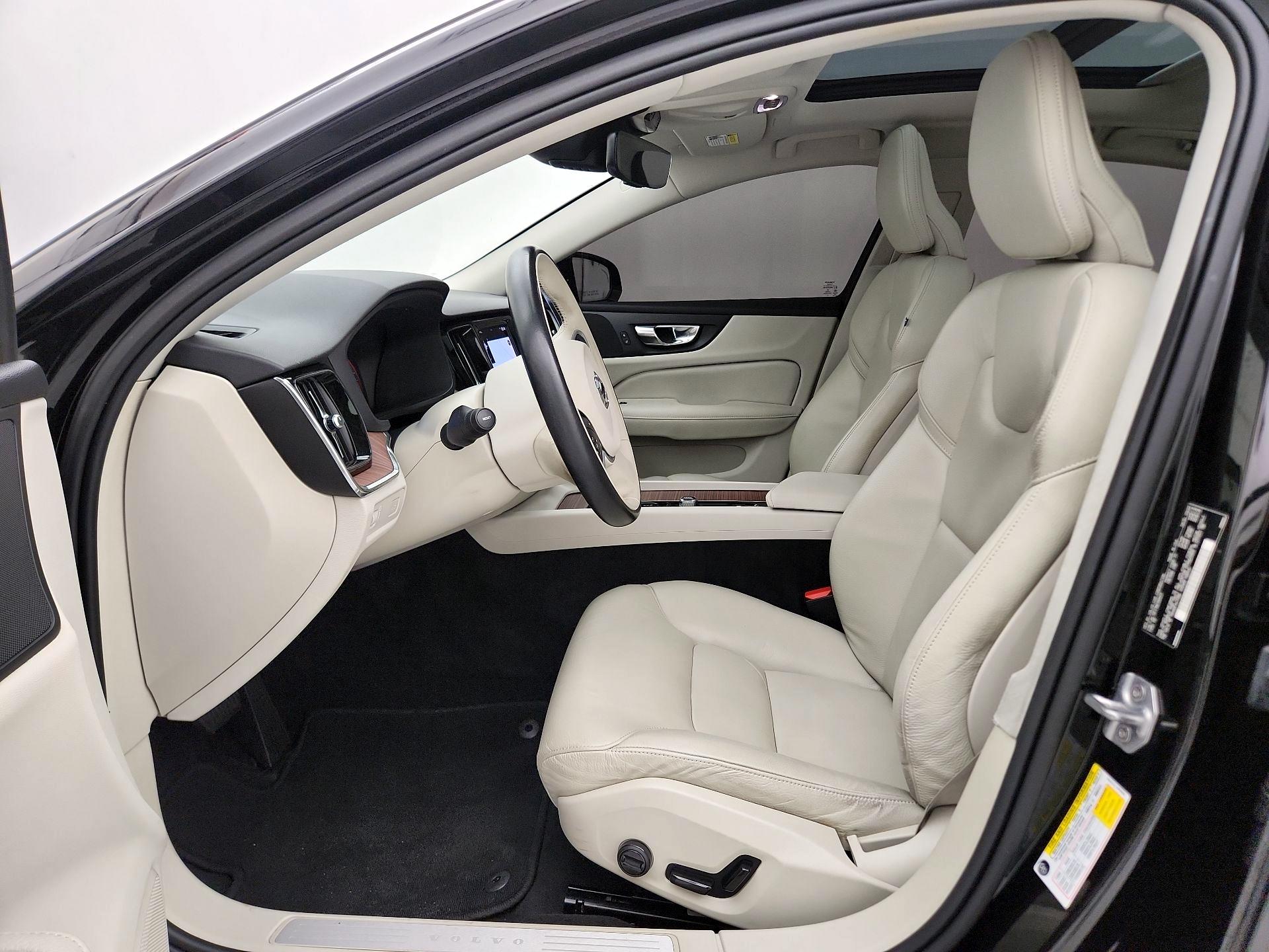 Thumbnail: 2022 Volvo S60 - 11